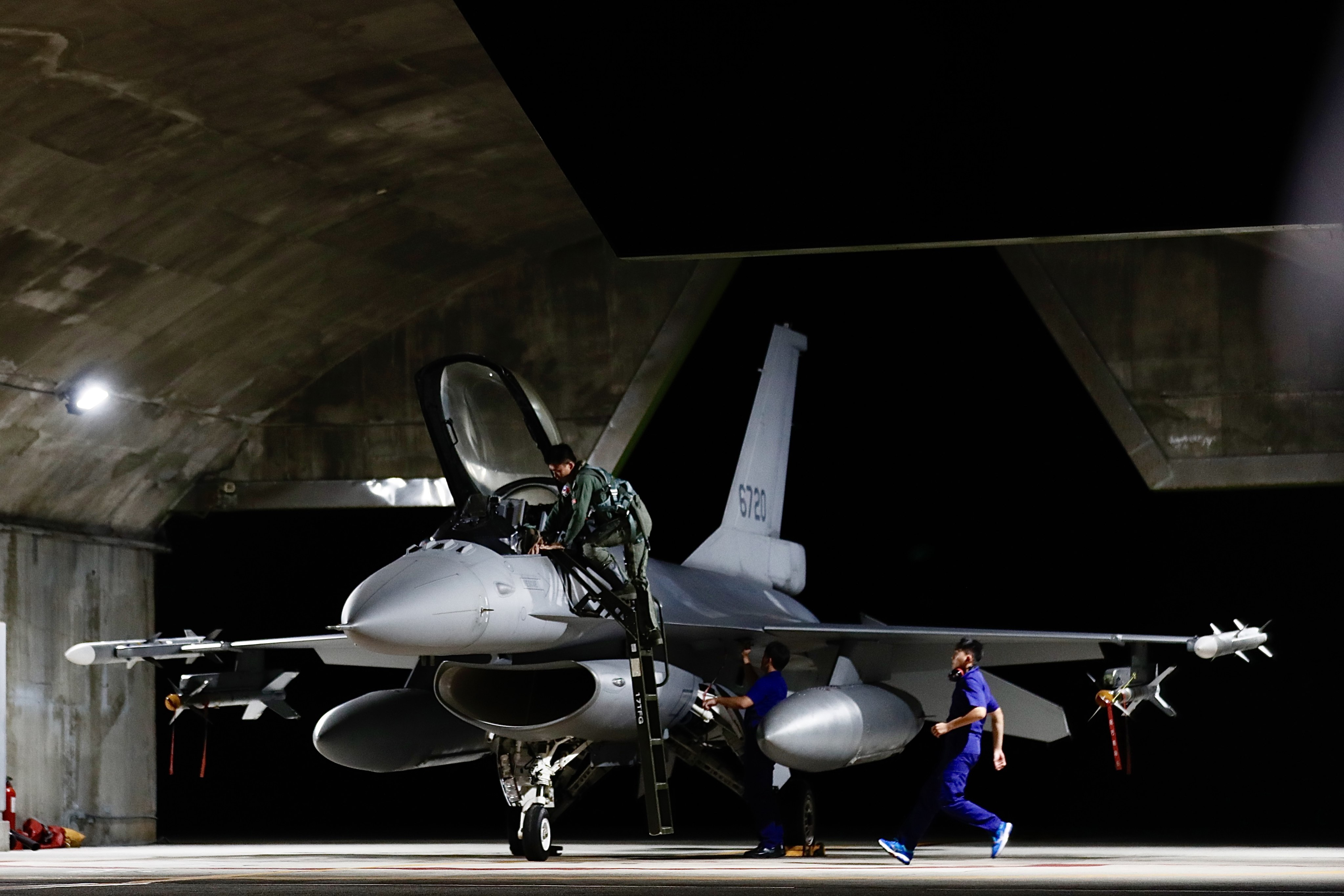 A file photo of Taiwanese air force personnel during an exercise at the Hualien Air Base, which has been the subject of a short video uploaded recently to mainland Chinese social media. Photo: EPA