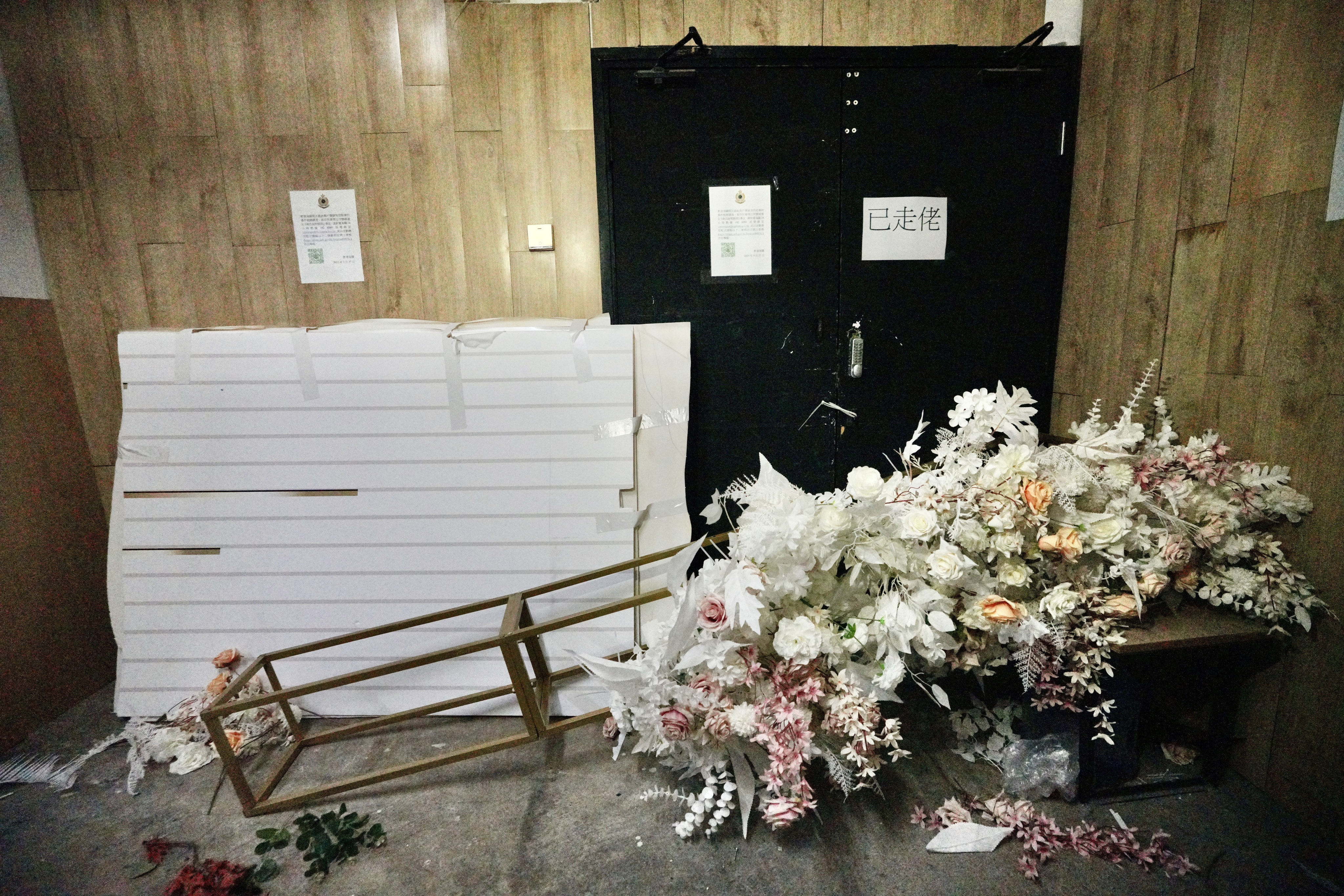 Customs, which enforces the Trade Descriptions Ordinance, has posted a note on the door that says it is investigating the case. Photo: Handout