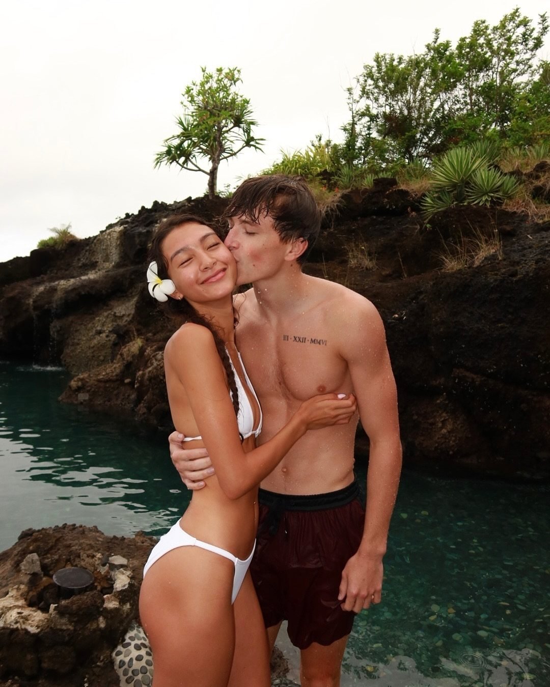 Sunni Gaines and Michael Wahlberg on vacation in Fiji. Photo: @sunnigainess/Instagram