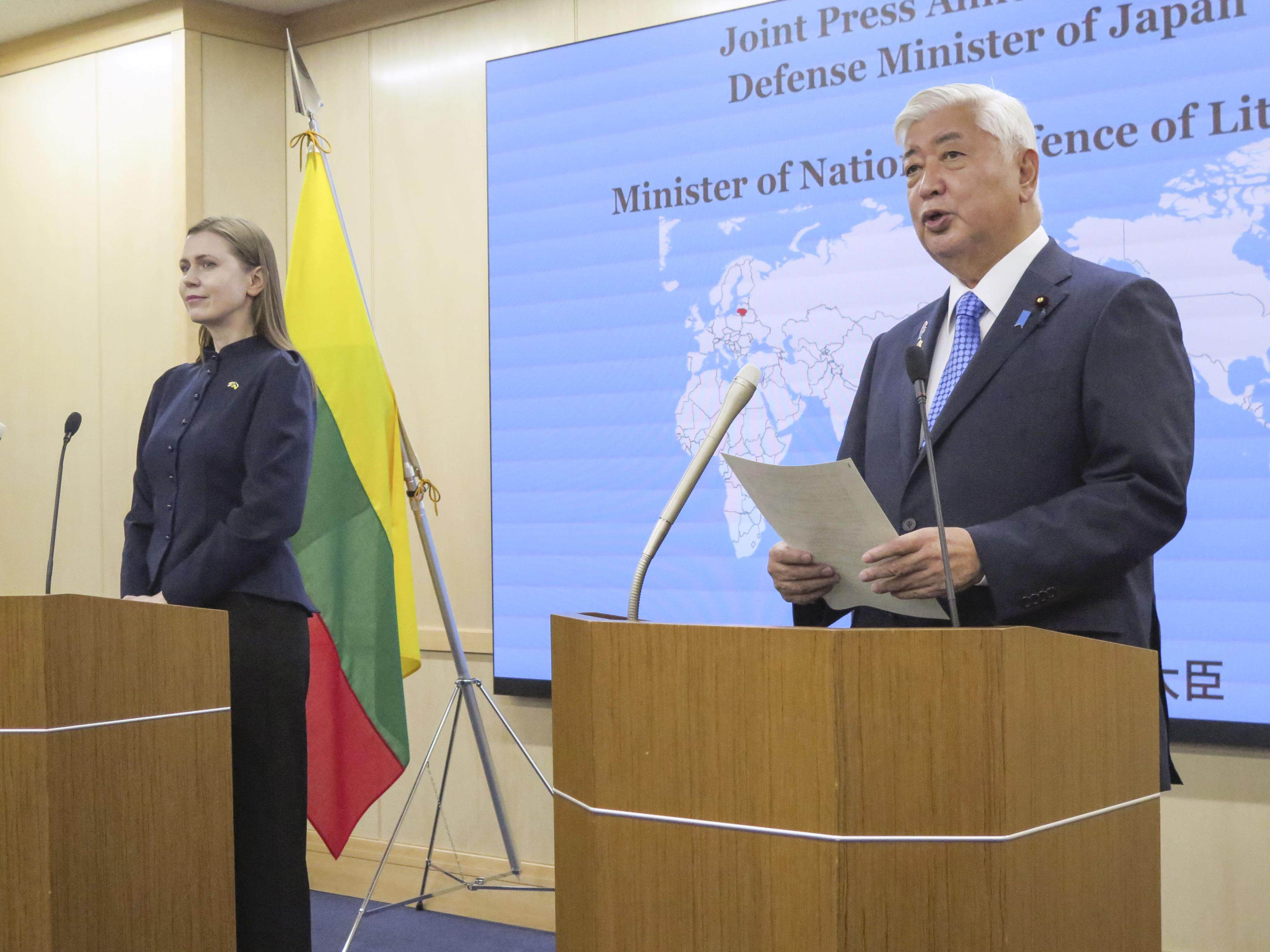Japanese Defence Minister Gen Nakatani (right) with his Lithuanian counterpart Dovile Sakaliene in Tokyo on May 28. Photo: Kyodo