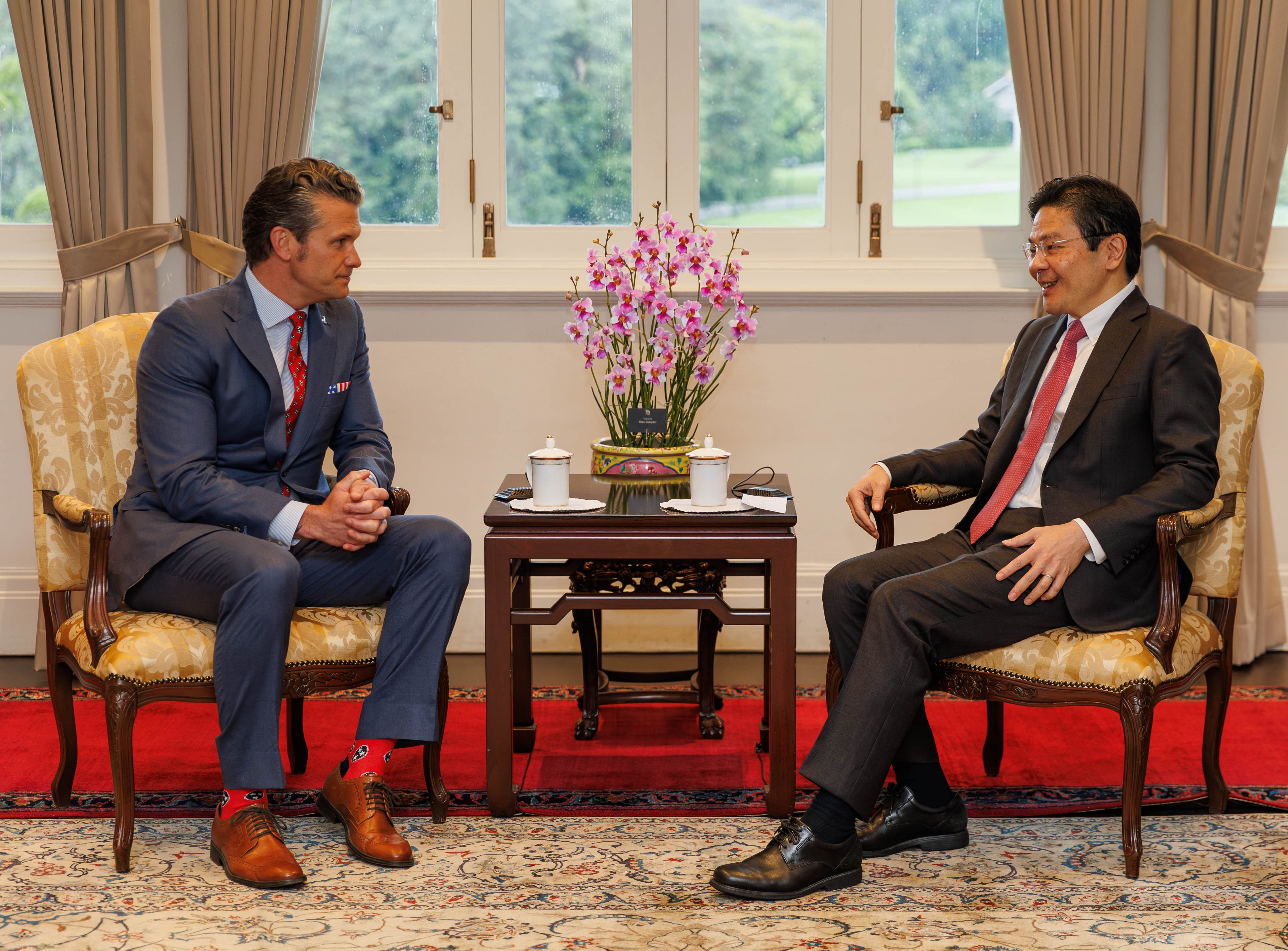 US Secretary of Defence Pete Hegseth meeting with Prime Minister Lawrence Wong at the Istana on Friday on the sidelines of the 22nd Shangri-La Dialogue. Photo: MDDI