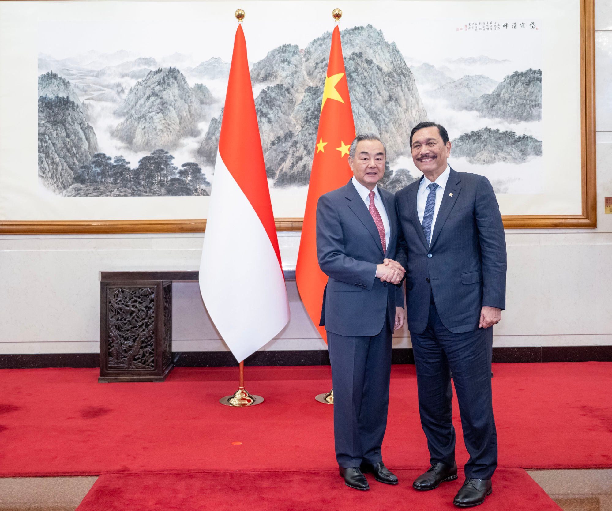 Chinese Foreign Minister Wang Yi meets Luhut Binsar Pandjaitan (right), chairman of Indonesia’s National Economic Council, in Beijing on May 20. Photo: Xinhua Chinese Foreign Minister Wang Yi meets Luhut Binsar Pandjaitan (right), chairman of Indonesia’s National Economic Council, in Beijing on May 20. Photo: Xinhua