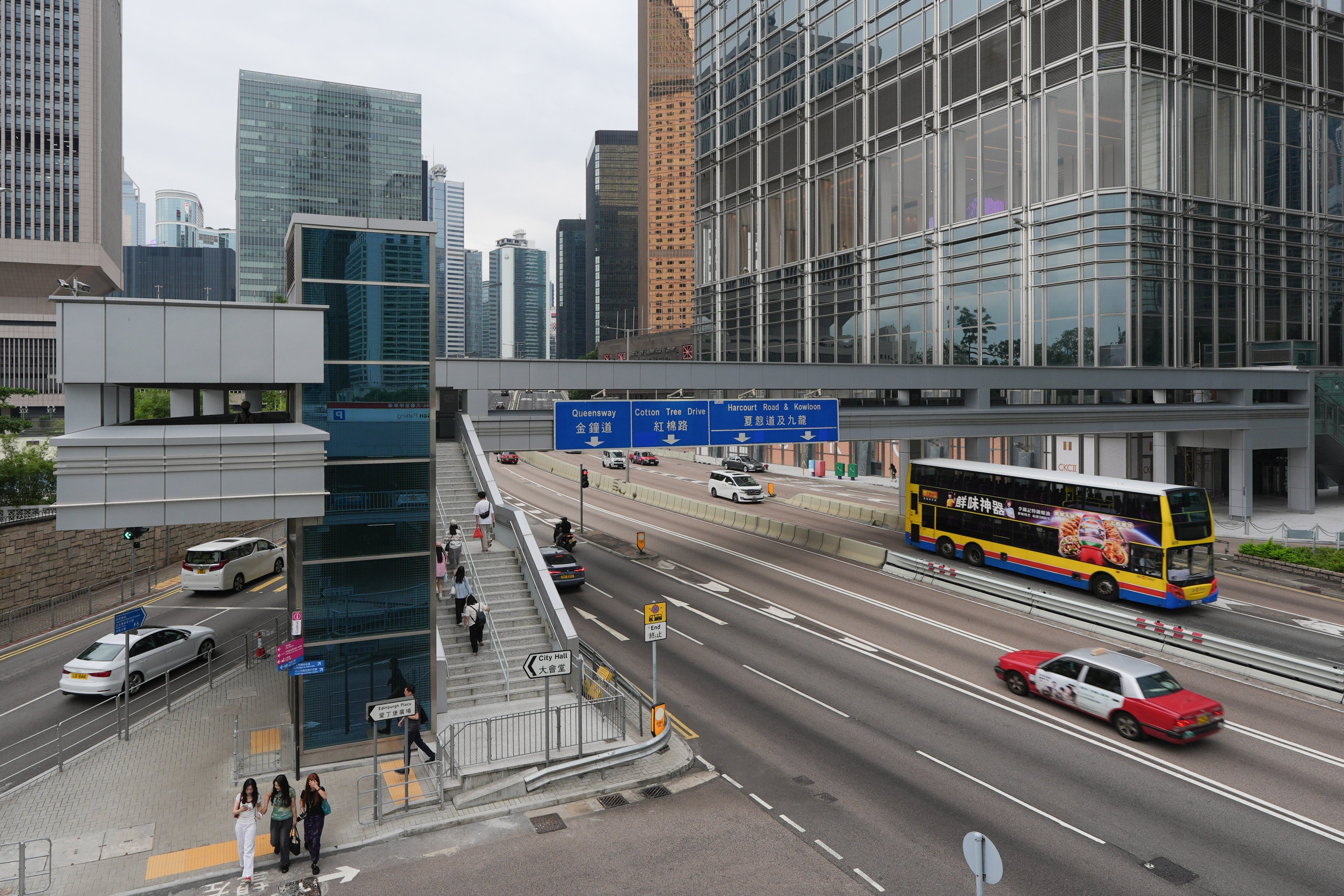 Two Queensway Bridge in Admiralty opened in late April to connect Pacific Place, Harcourt Garden, Admiralty MTR station, government headquarters and commercial buildings. Photo: Eugene Lee
