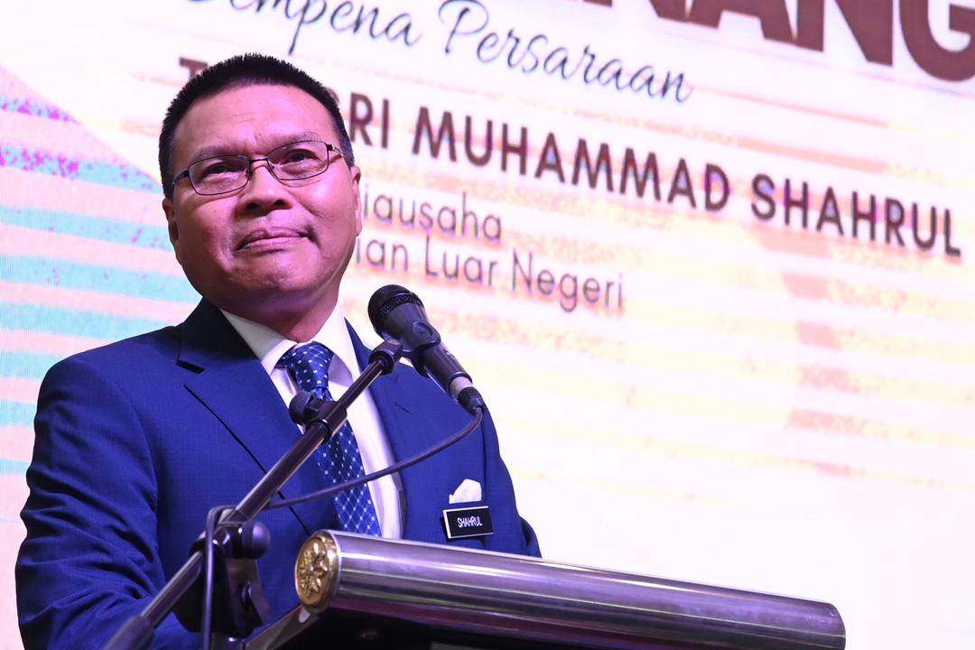 Shahrul Ikram Yaakob at his retirement ceremony in 2022. Photo: Facebook/Wisma Putra