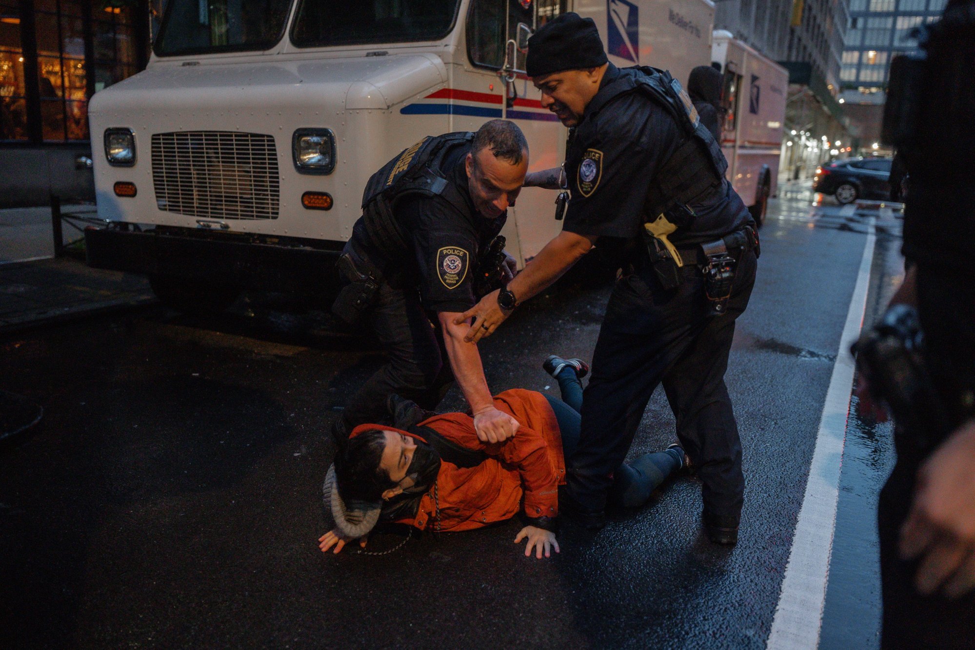 US officers restrain a protester outside an ICE detention facility in New York on Wednesday. Photo: EPA-EFE US officers restrain a protester outside an ICE detention facility in New York on Wednesday. Photo: EPA-EFE