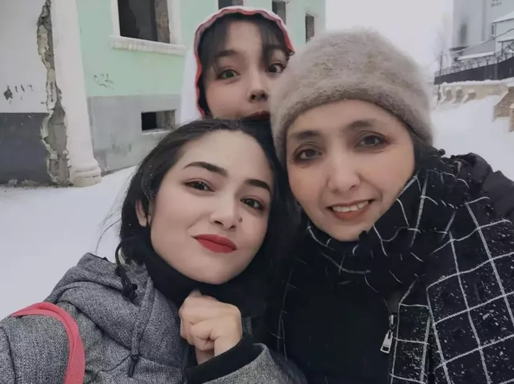 Buzainafu Yasenjiang, front left, is famed for her striking resemblance to the famous actress Dilraba Dilmurat. Photo: Weibo Buzainafu Yasenjiang, front left, is famed for her striking resemblance to the famous actress Dilraba Dilmurat. Photo: Weibo