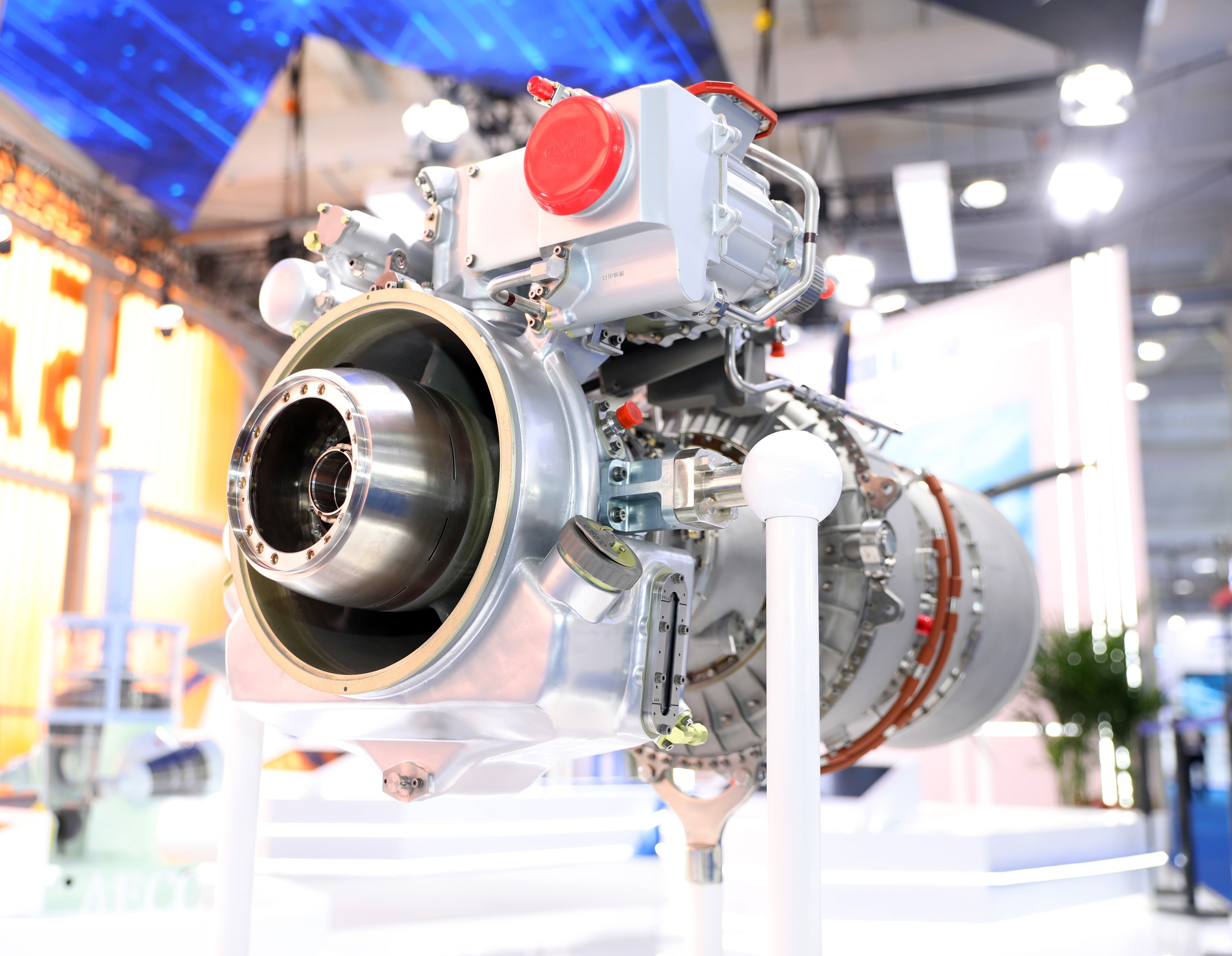 The AES100 turboshaft engine is designed to be used on double-engine or single-engine helicopters. Photo: Xinhua