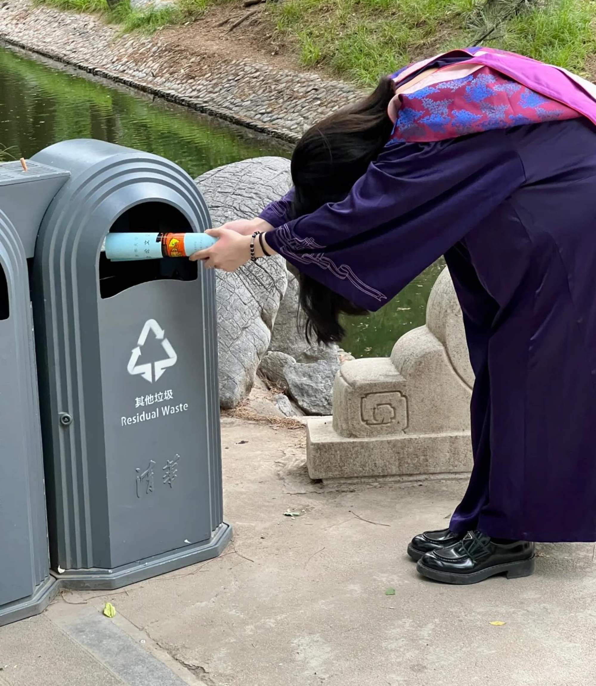 Some young people make light of their less-than-stellar academic performance by posing for photos in which they throw their diplomas into a bin. Photo: Instagram/@radii_media Some young people make light of their less-than-stellar academic performance by posing for photos in which they throw their diplomas into a bin. Photo: Instagram/@radii_media