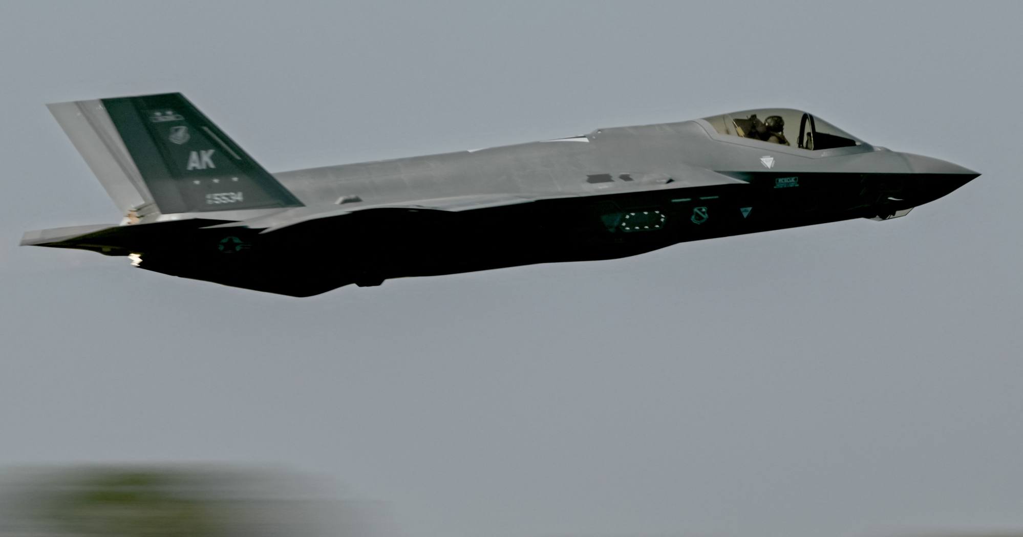 A fifth-generation F-35 fighter of the US Air Force performs in India in February. Photo: AFP A fifth-generation F-35 fighter of the US Air Force performs in India in February. Photo: AFP