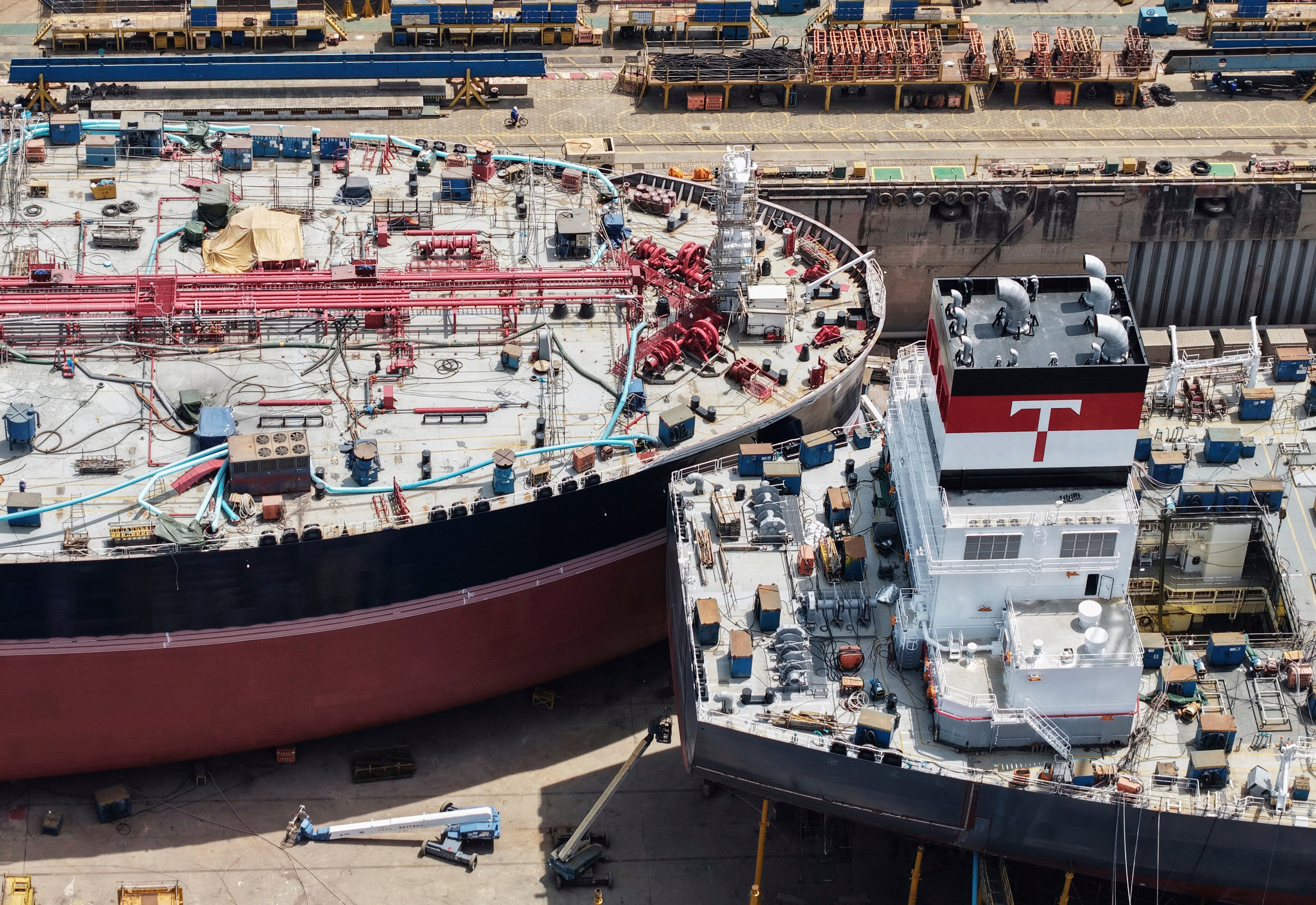 Ships under construction at Shanghai Shipyard in April. Photo: Chinatopix via AP