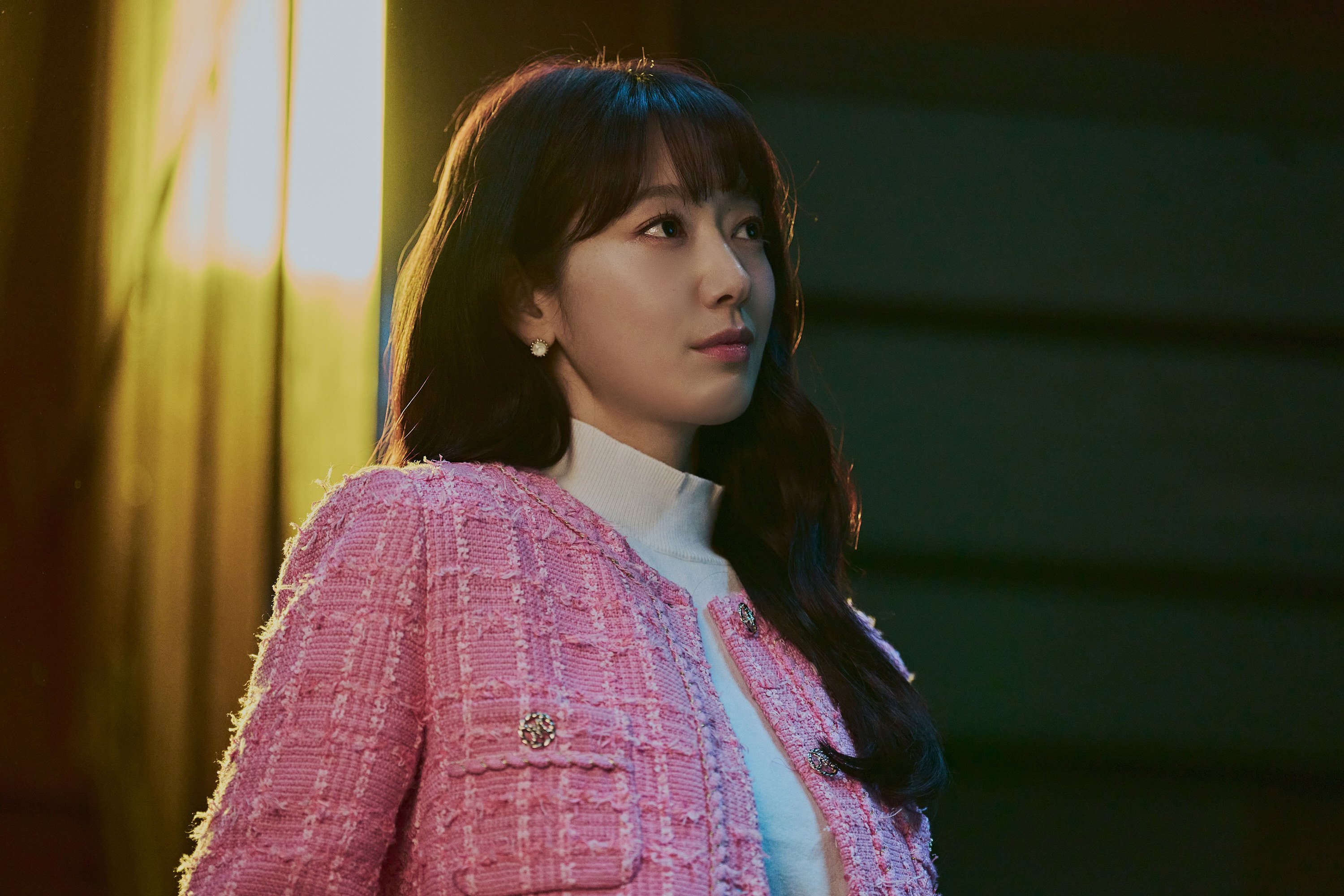 Park Shin-hye in a still from The Judge from Hell. Photo: Disney+.