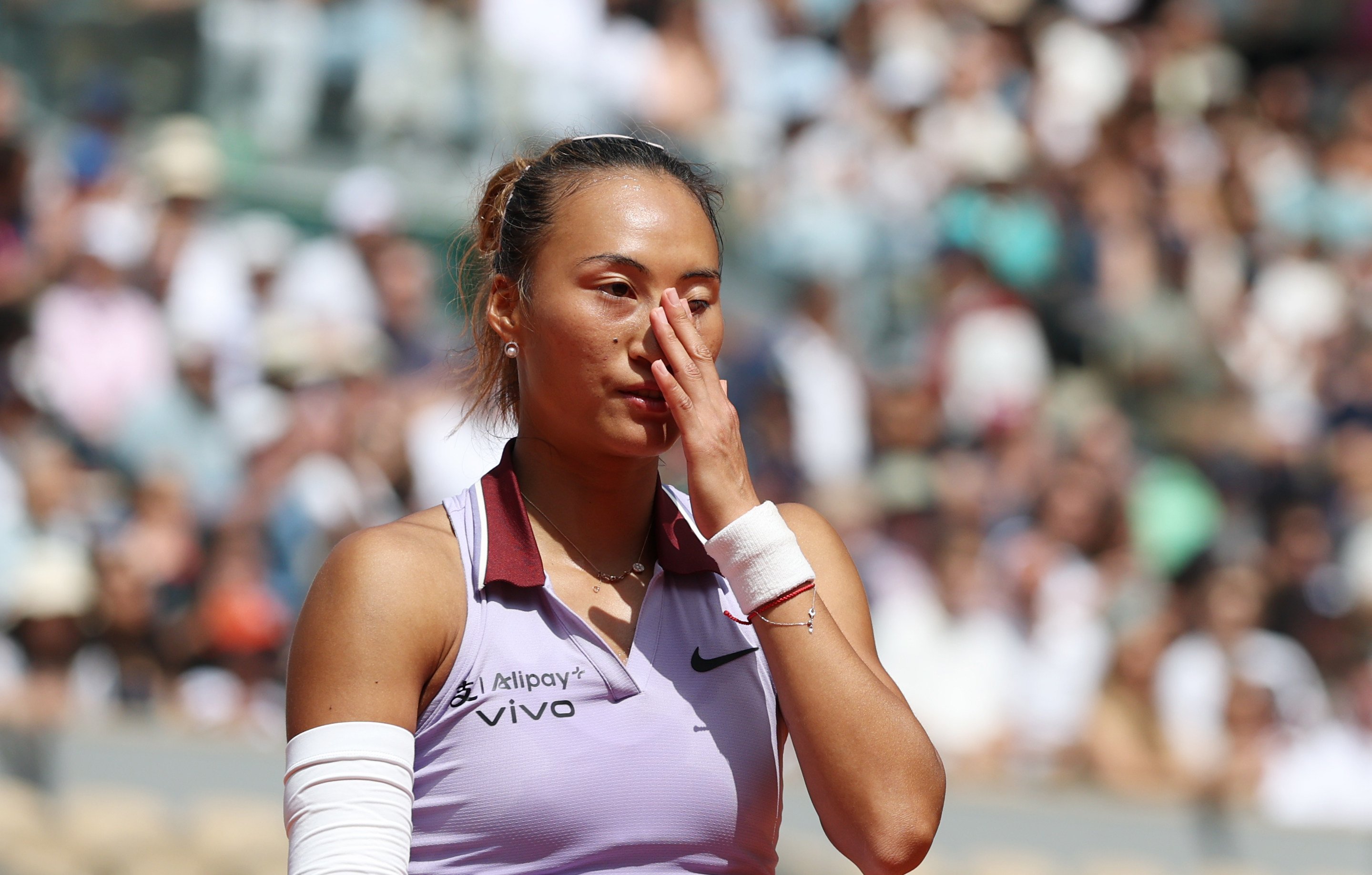 Zheng Qinwen was disappointed with her own performance during her French Open quarter-final defeat to Aryna Sabalenka. Photo: Xinhua