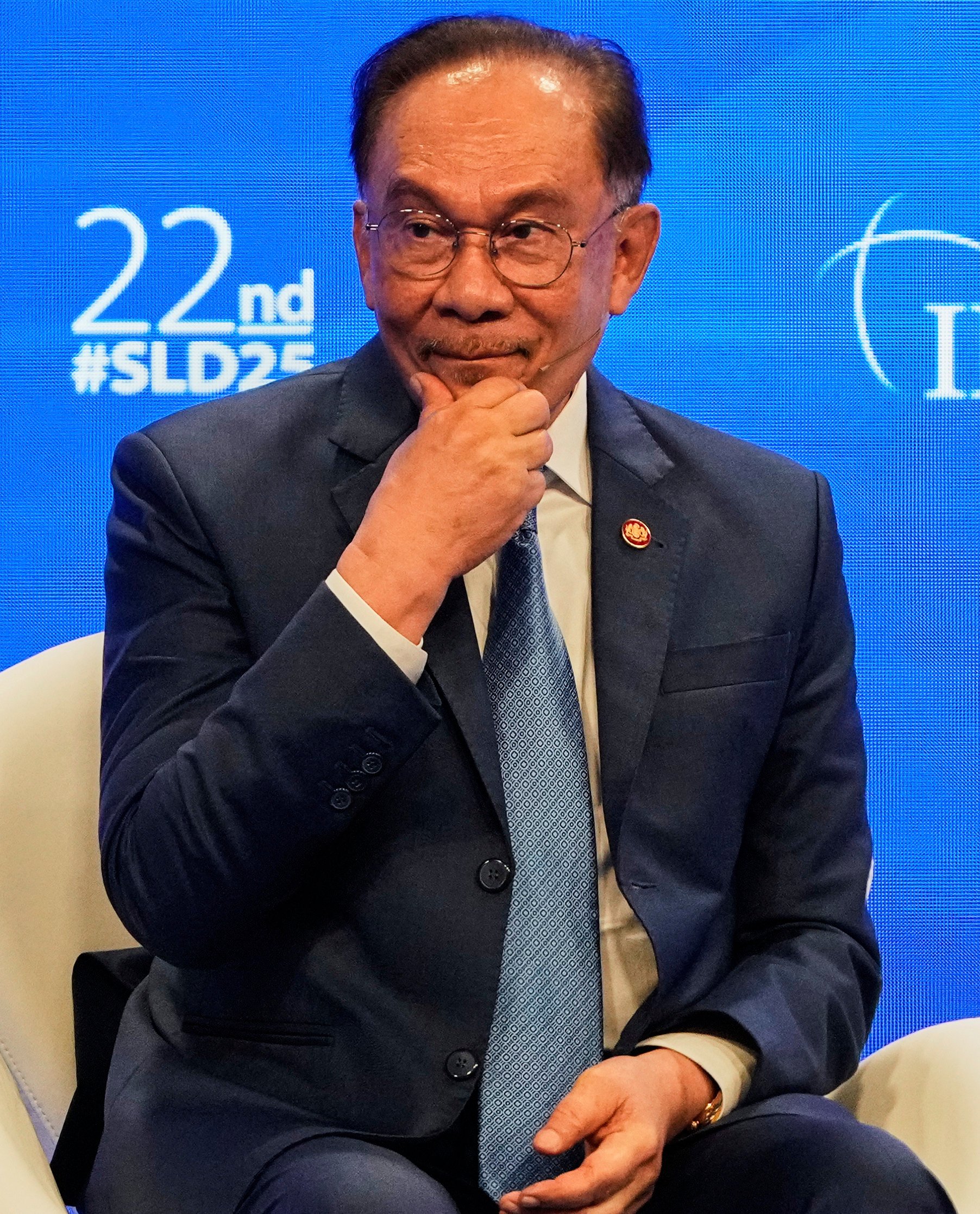 Malaysian Prime Minister Anwar Ibrahim interacts with delegates during the Shangri-La Dialogue on May 31. Photo: AP Malaysian Prime Minister Anwar Ibrahim interacts with delegates during the Shangri-La Dialogue on May 31. Photo: AP