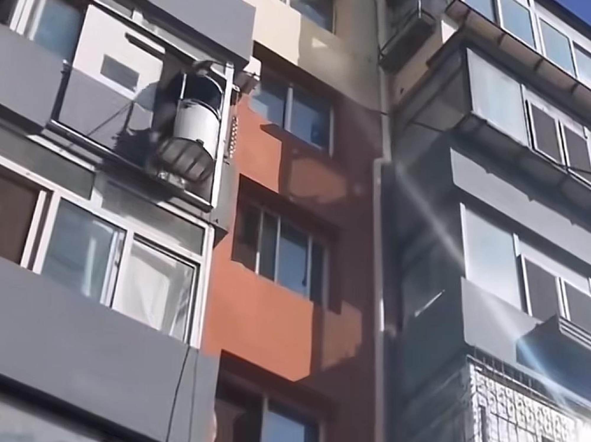An official from the municipal market supervision bureau mentioned they only became aware of this unique lift once it gained popularity on social media. Photo: Baidu An official from the municipal market supervision bureau mentioned they only became aware of this unique lift once it gained popularity on social media. Photo: Baidu