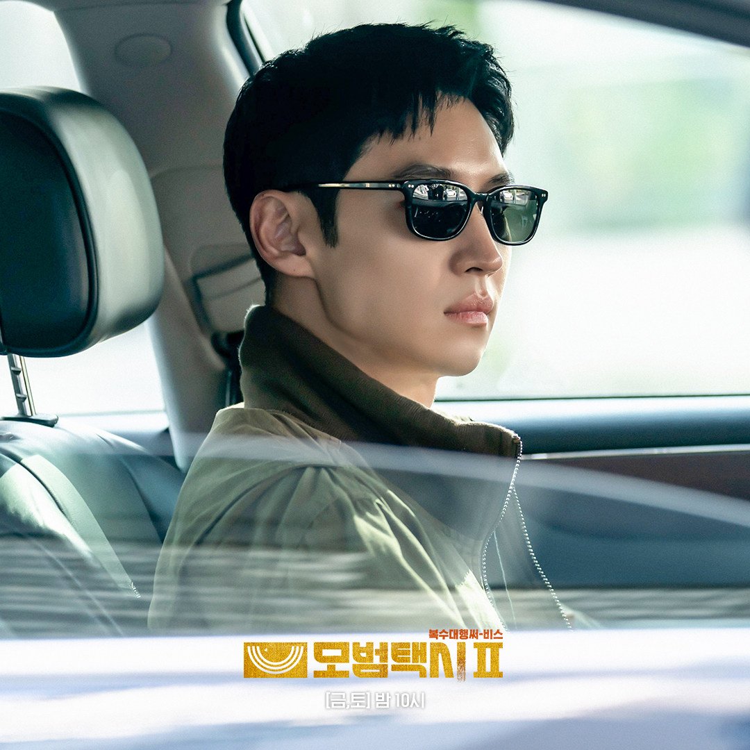 Lee Je-hoon in a still from Season 2 of Taxi Driver. Photo: SBS