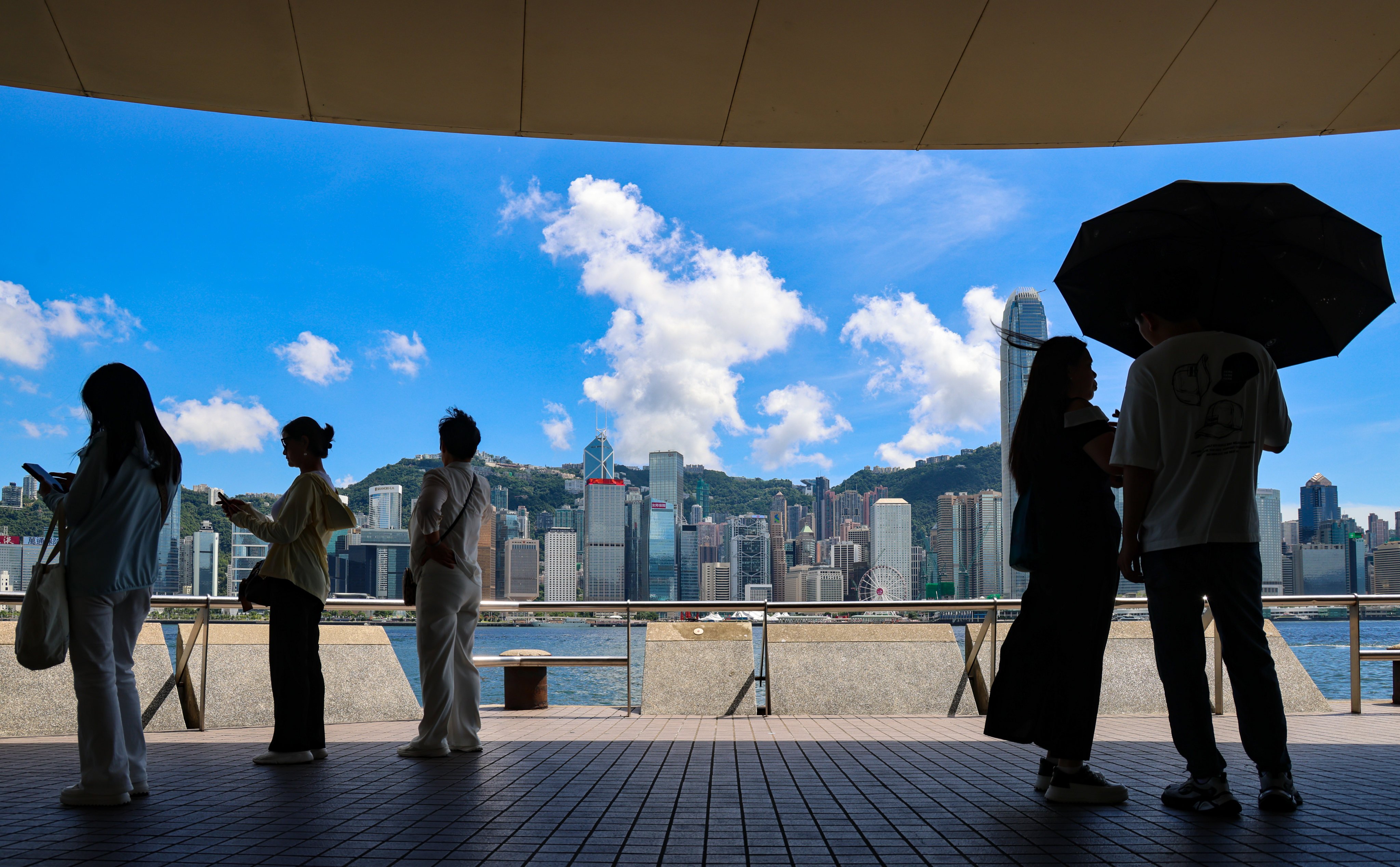 Tuesday’s sweltering heat is expected to continue the following day. Photo: Jelly Tse