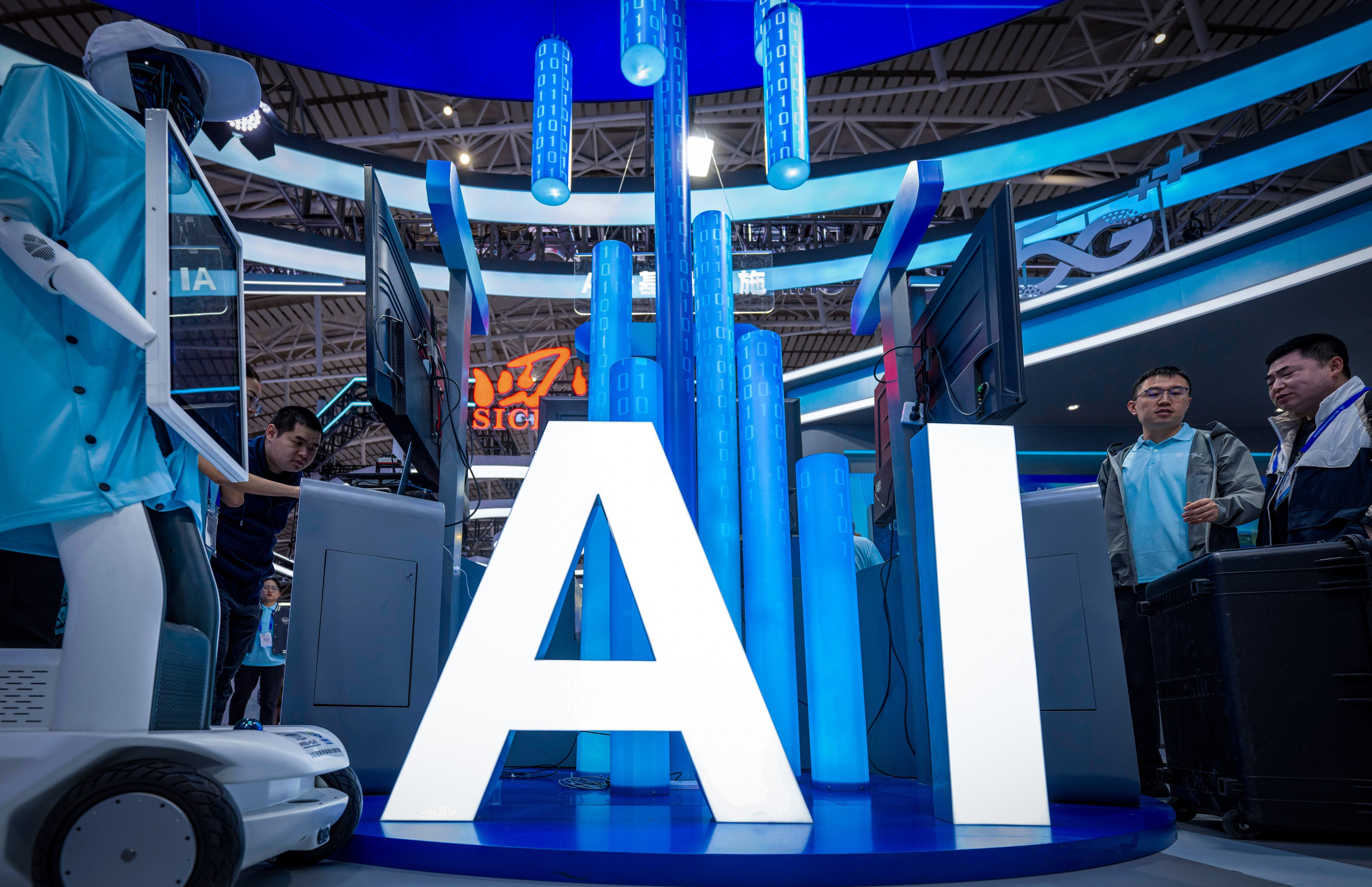 People visit the 34th Harbin International Economic and Trade Fair in Harbin, capital of northeast China’s Heilongjiang Province, May 19, 2025. The fair showcased cutting-edge technologies such as autonomous driving, commercial satellites and humanoid robots from over 100 tech firms. Photo: Xinhua