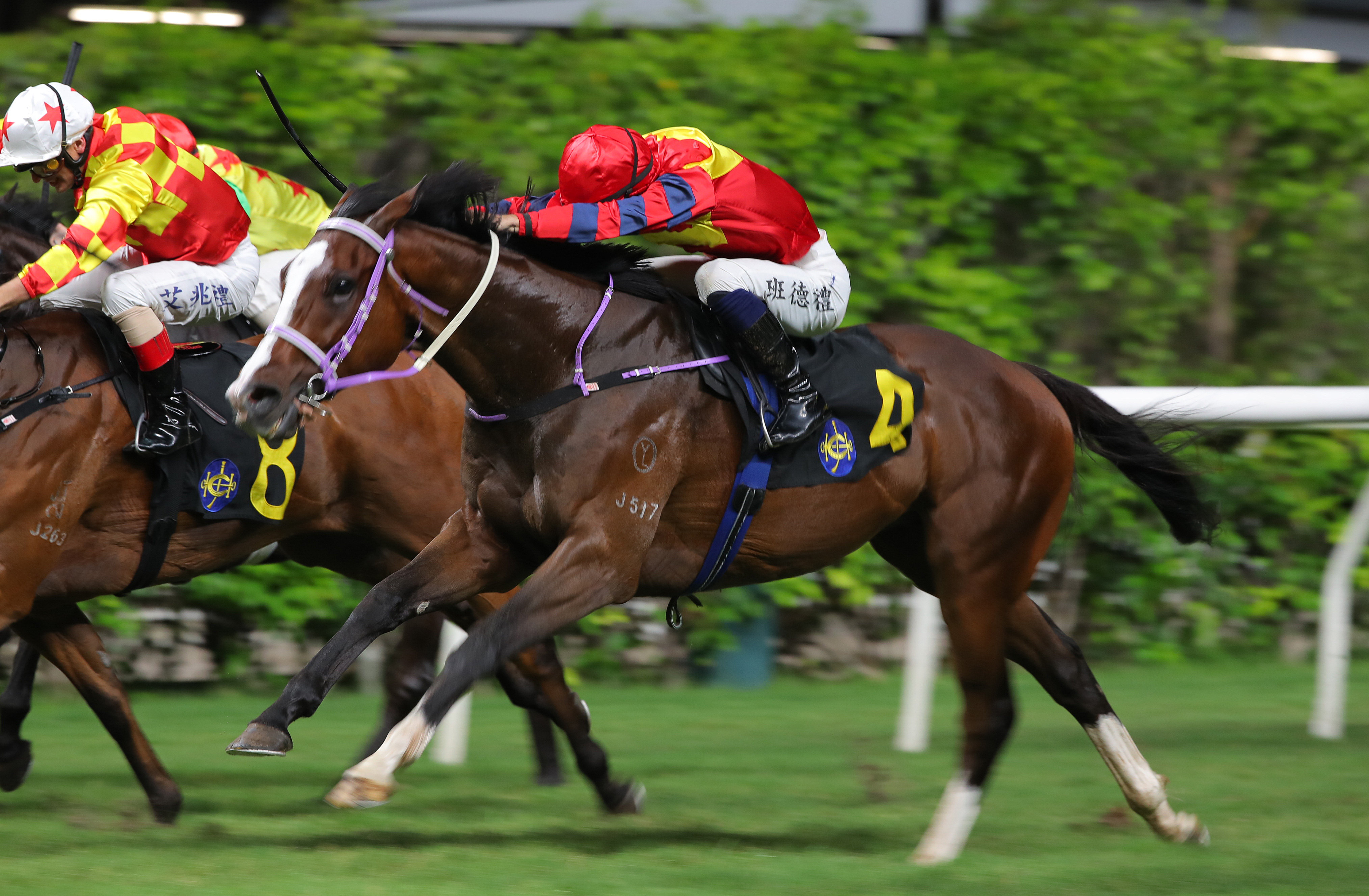 Harry Bentley lifts Hong Lok Golf to a thrilling win at Happy Valley. Photos: Kenneth Chan