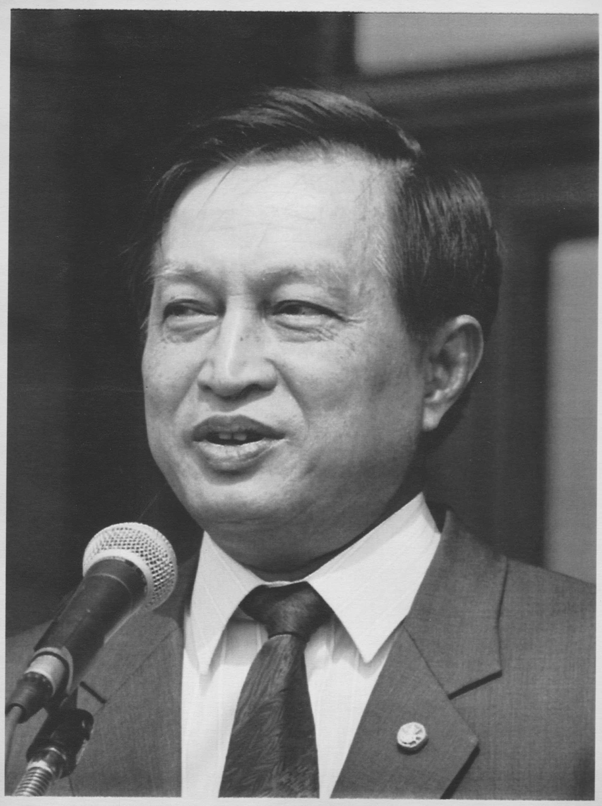 Thai Prime Minister General Suchinda Kraprayoon speaks to reporters at government house on his first day of office in April 1992. Photo: Reuters