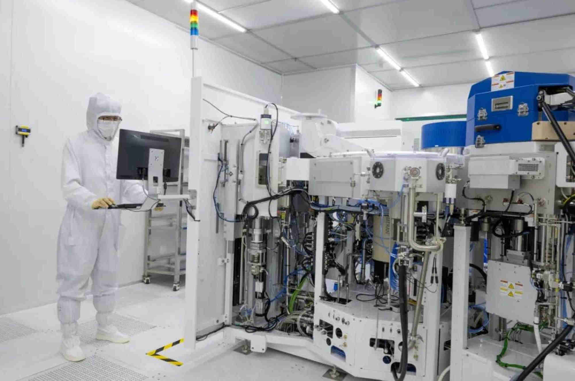 The new pilot line of China’s TFLN photonic chips has an annual capacity of 12,000 6-inch wafers and features rapid, low-cost production. Photo: Handout The new pilot line of China’s TFLN photonic chips has an annual capacity of 12,000 6-inch wafers and features rapid, low-cost production. Photo: Handout