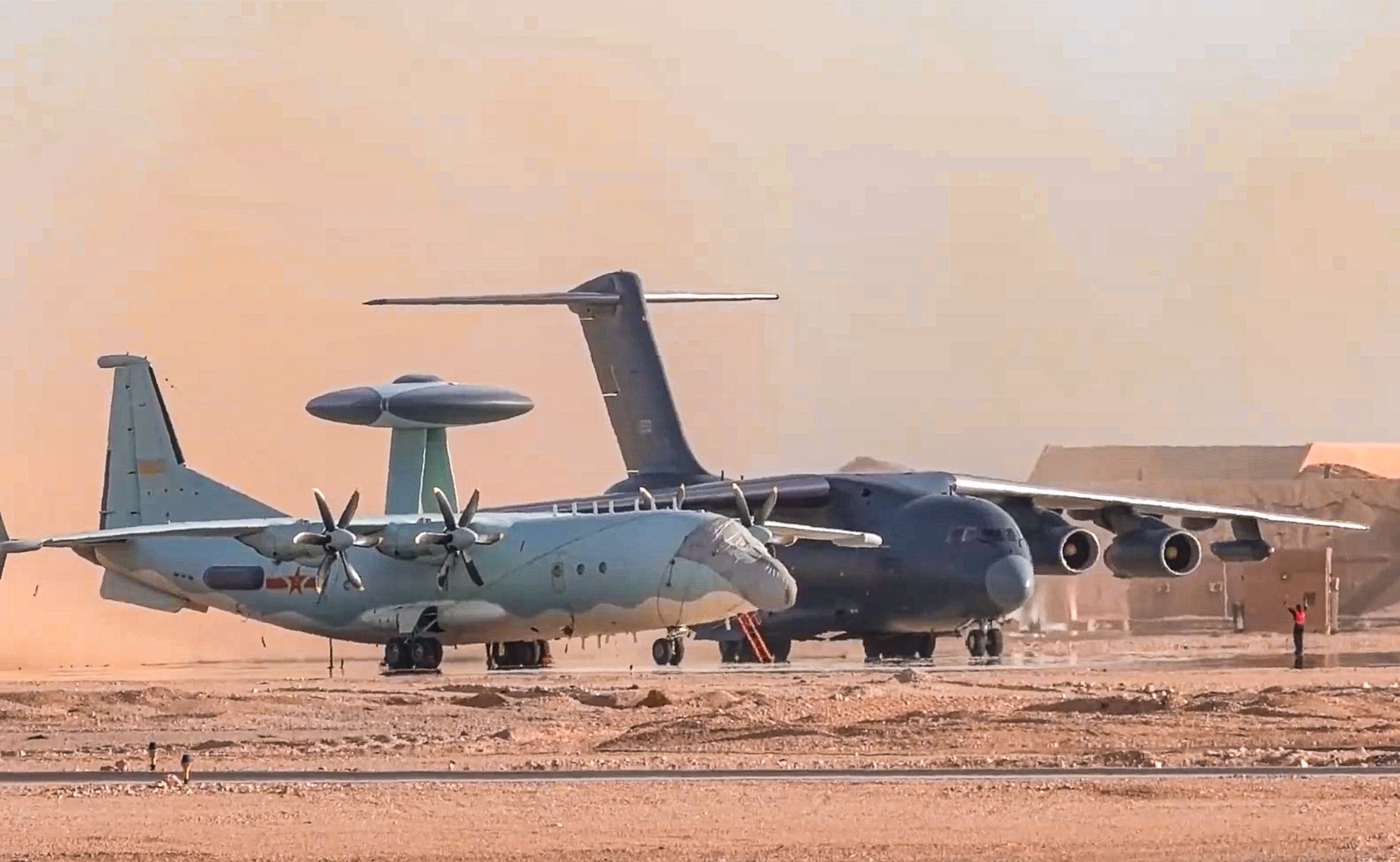 China’s KJ-500 early warning aircraft (left) are being targeted for purchase by Pakistan’s military, analysts say. Photo: PLA Air Force