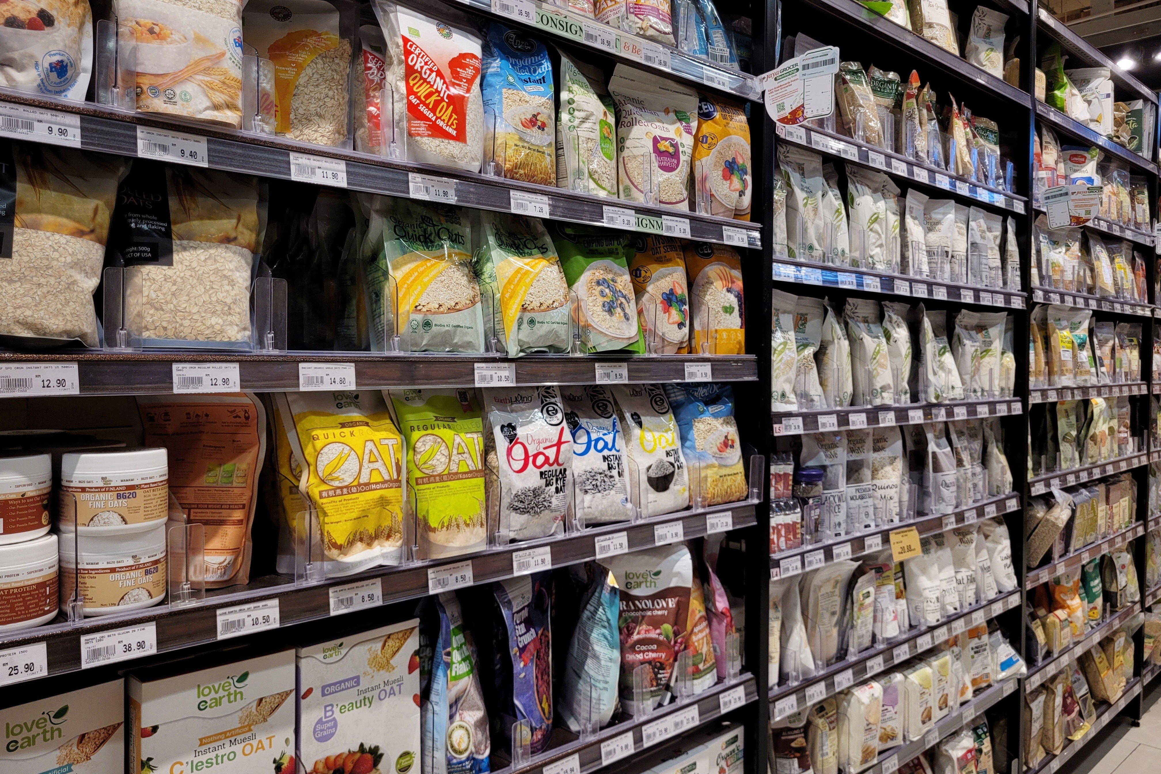 A variety of flavoured organic oats are available at grocers in Malaysia. Photo: Shutterstock