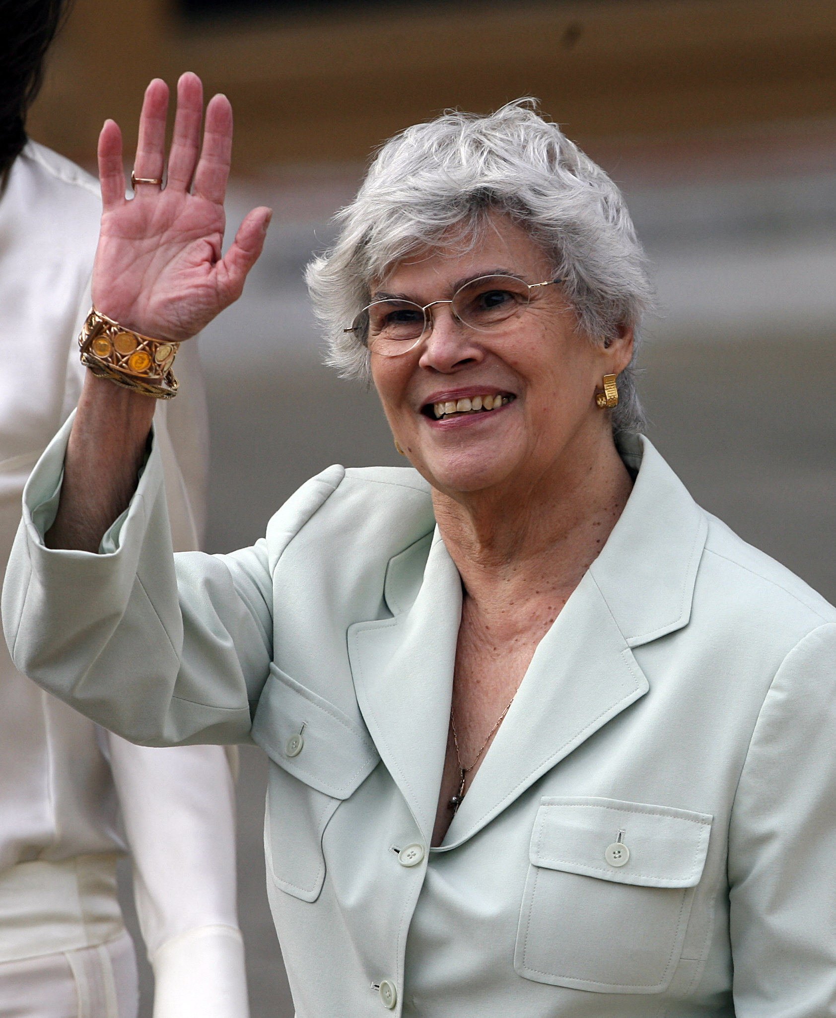 Nicaraguan former president Violeta Chamorro waves as she arrives for the inauguration of President-elect Daniel Ortega in Managua in January 2007. Photo: AFP