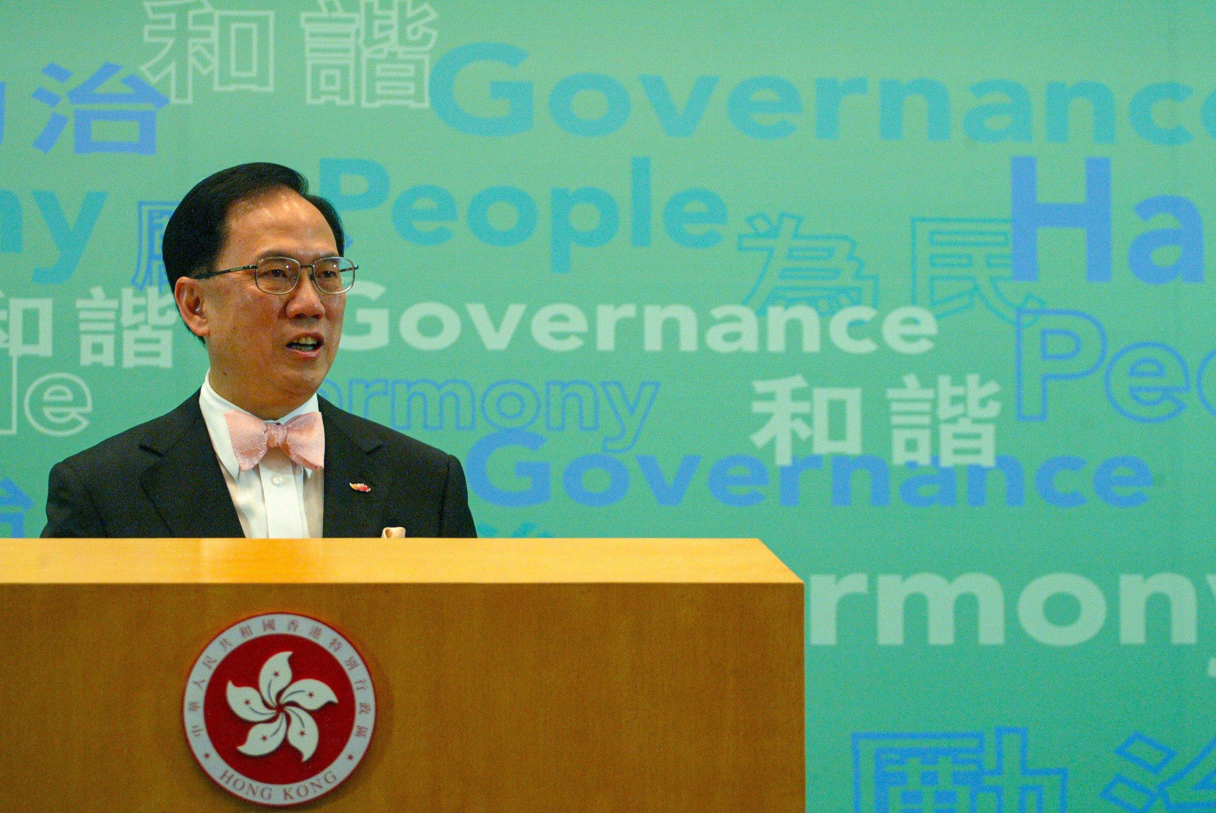 Donald Tsang announces his appointment as Hong Kong’s chief executive on June 21, 2005. File photo: Ricky Chung