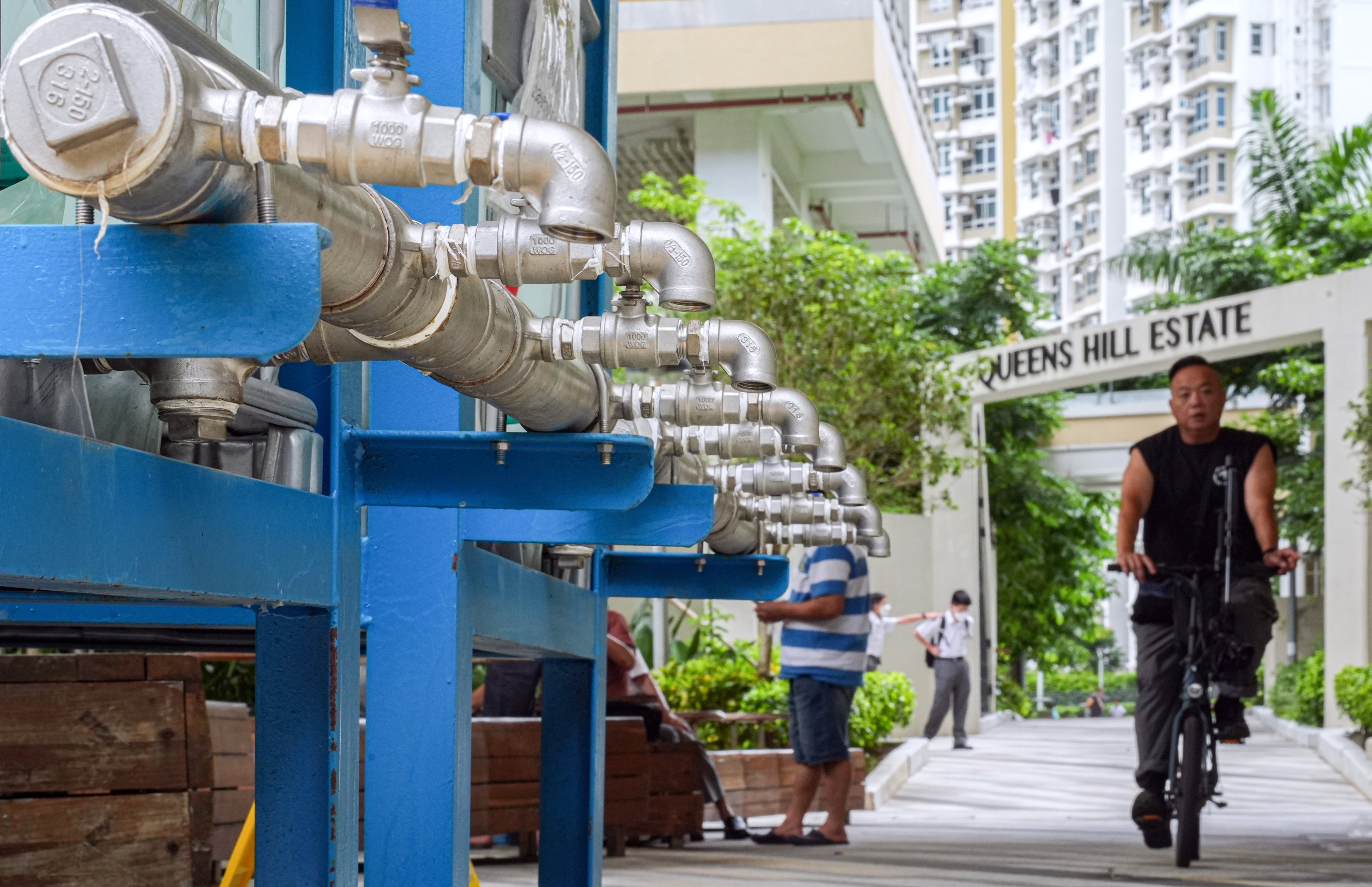A temporary drinking water tank at Queen’s Hill Estate in Fanling. Photo: Eugene Lee
