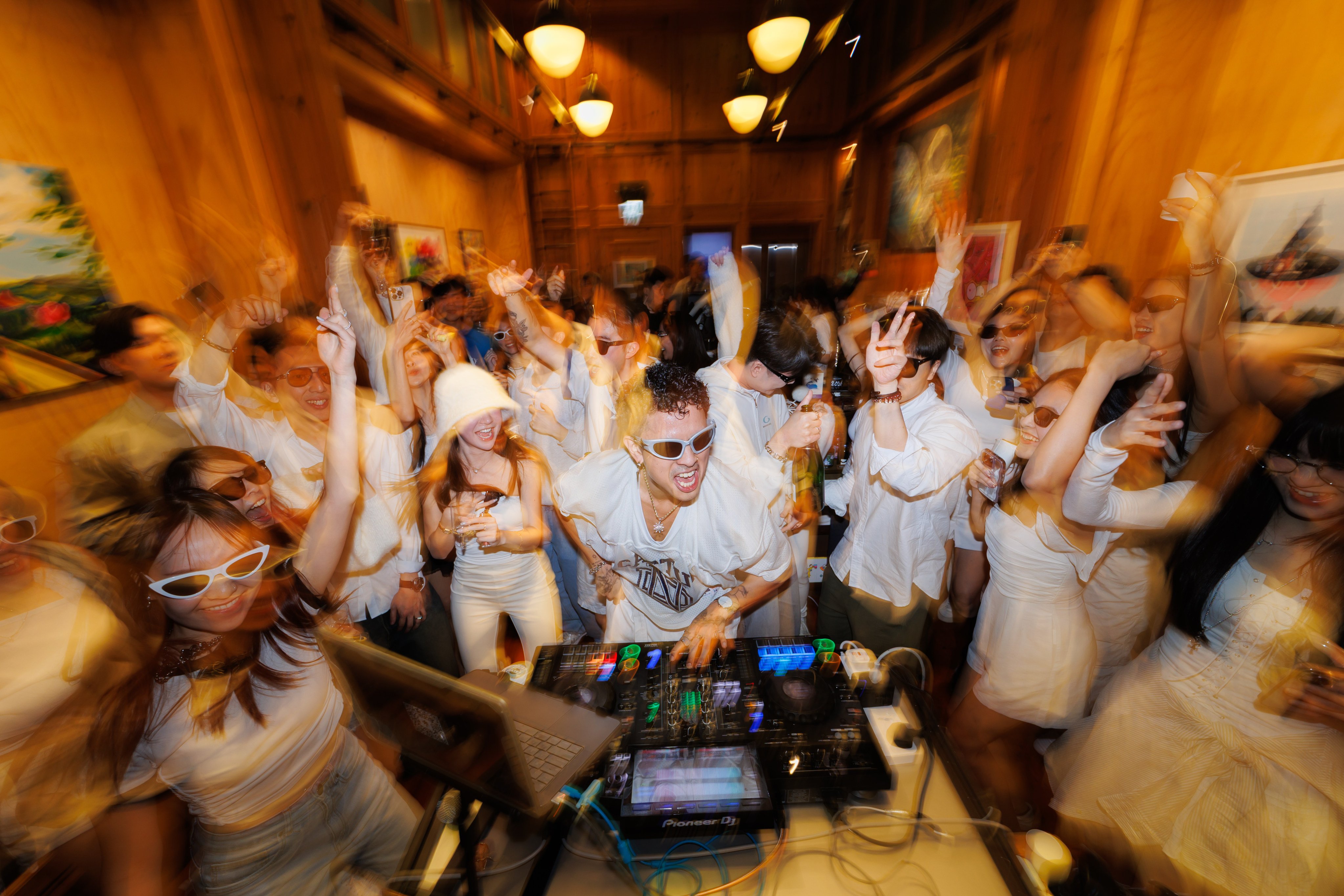 The inaugural Social Club Series event was held at Islet Coffee Lab in Central, Hong Kong and featured an all-white dress code. Photo: Social Club Series