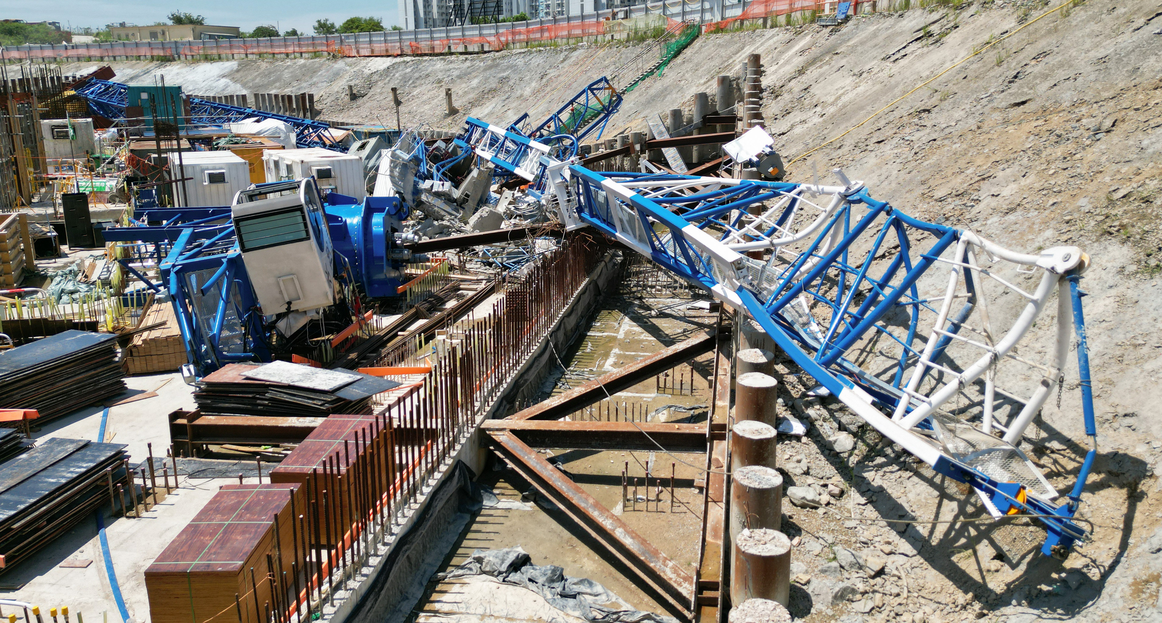 A 65-tonne tower crane collapsed at a site on Anderson Road in Kwun Tong in September 2022, killing three workers. Photo: Felix Wong