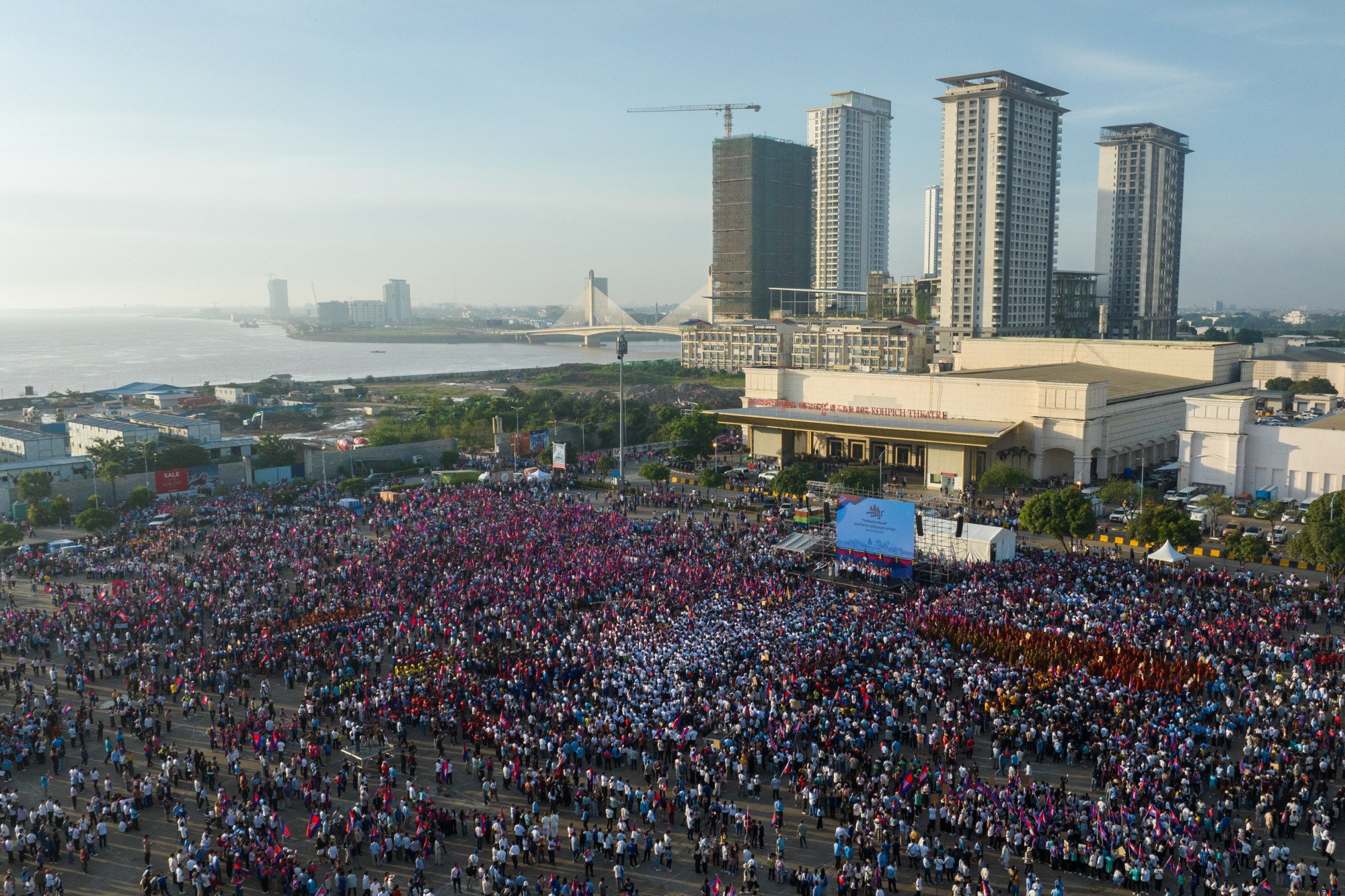 People attend a “Solidarity March” in Phnom Penh, Cambodia, on Wednesday amid mounting border tensions with Thailand. Photo: Xinhua People attend a “Solidarity March” in Phnom Penh, Cambodia, on Wednesday amid mounting border tensions with Thailand. Photo: Xinhua