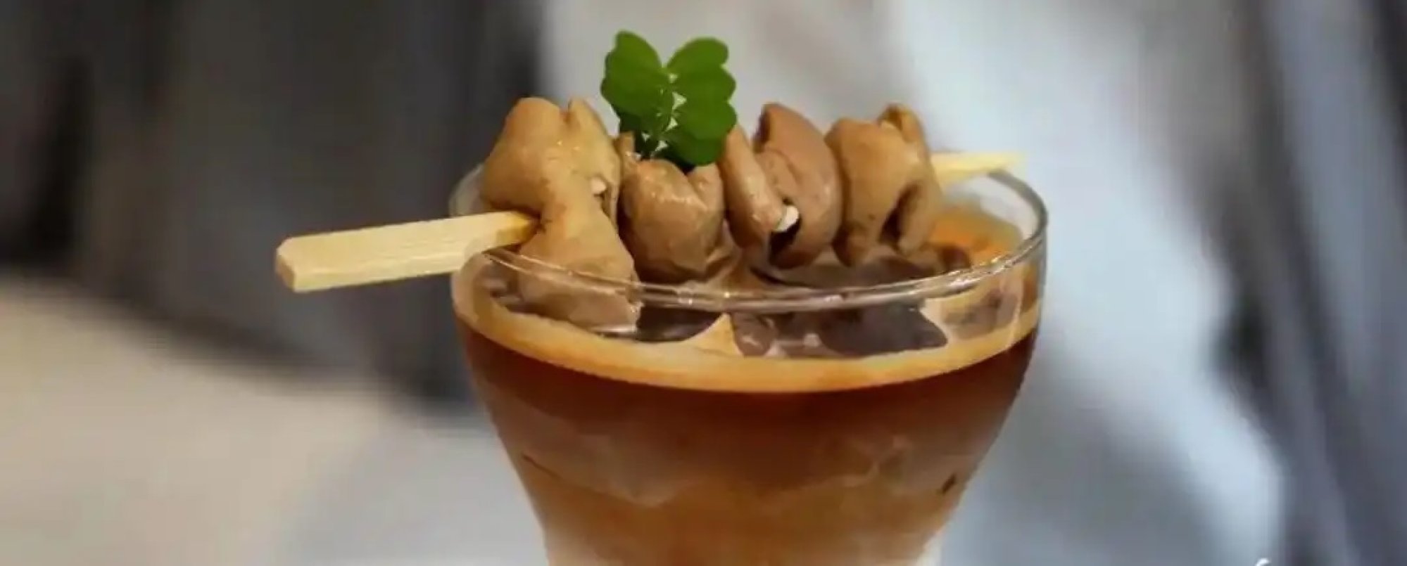 Customers say the unusual drink manages to strike a balance between the tastes of coffee and pig intestine. Photo: Baidu