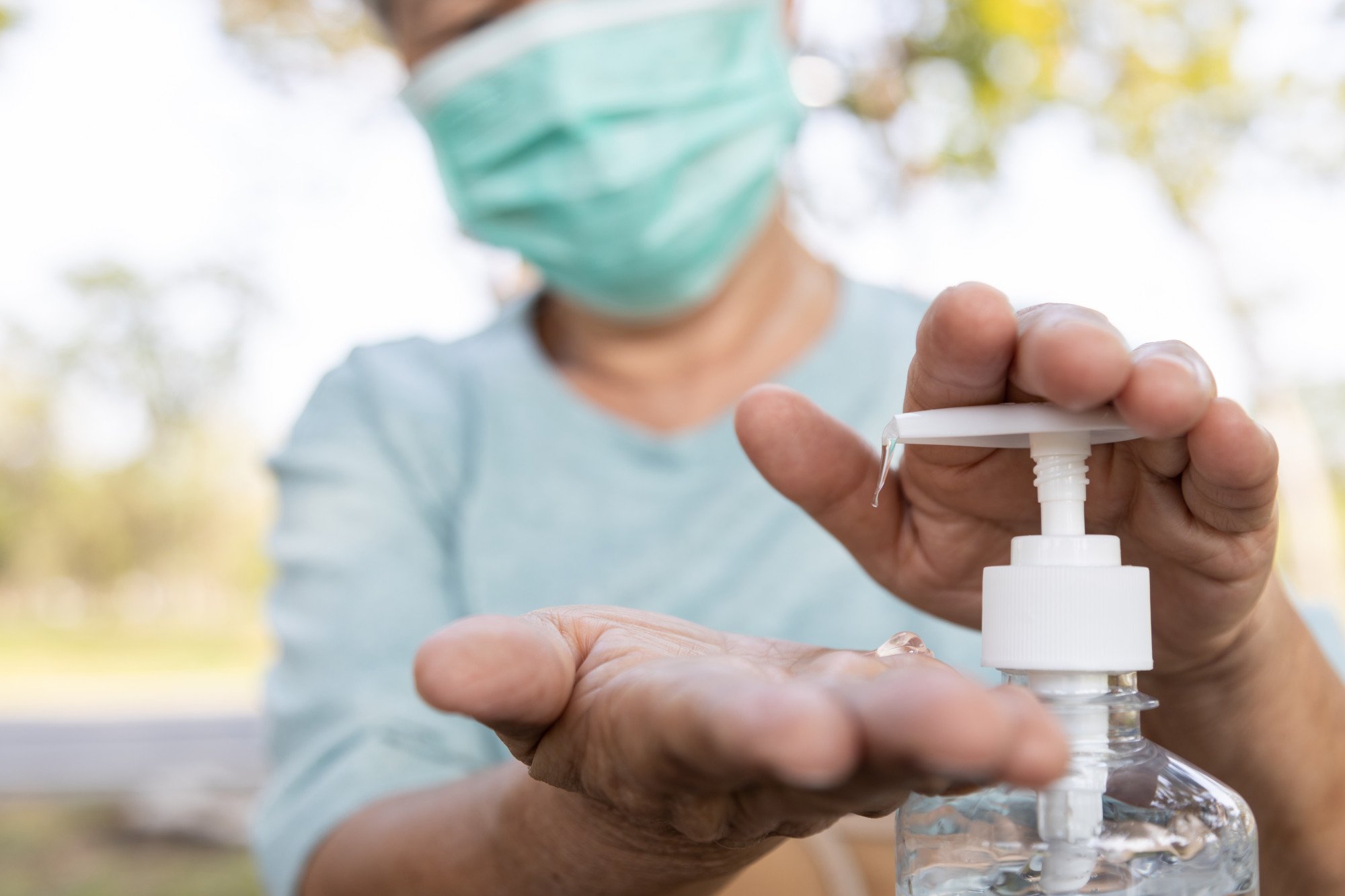 A woman using a hand sanitiser. Benzene has recently been detected in concerning levels across numerous personal care products – including hand sanitisers, sunscreens and antifungal sprays. Photo: Shutterstock A woman using a hand sanitiser. Benzene has recently been detected in concerning levels across numerous personal care products – including hand sanitisers, sunscreens and antifungal sprays. Photo: Shutterstock