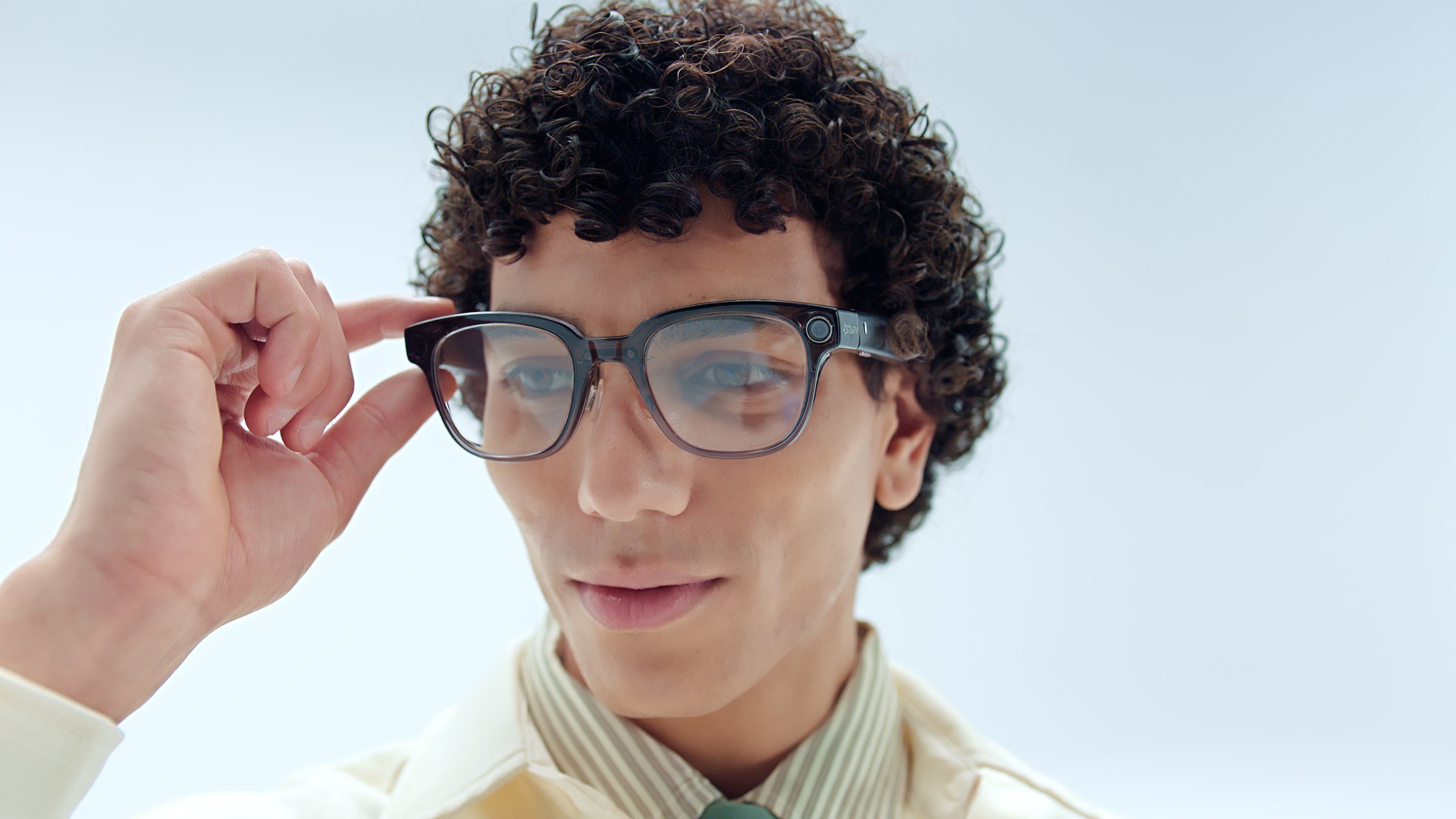 With mobile payments functionality, AI-powered smart glasses are expected to see increased adoption worldwide. Photo: Handout