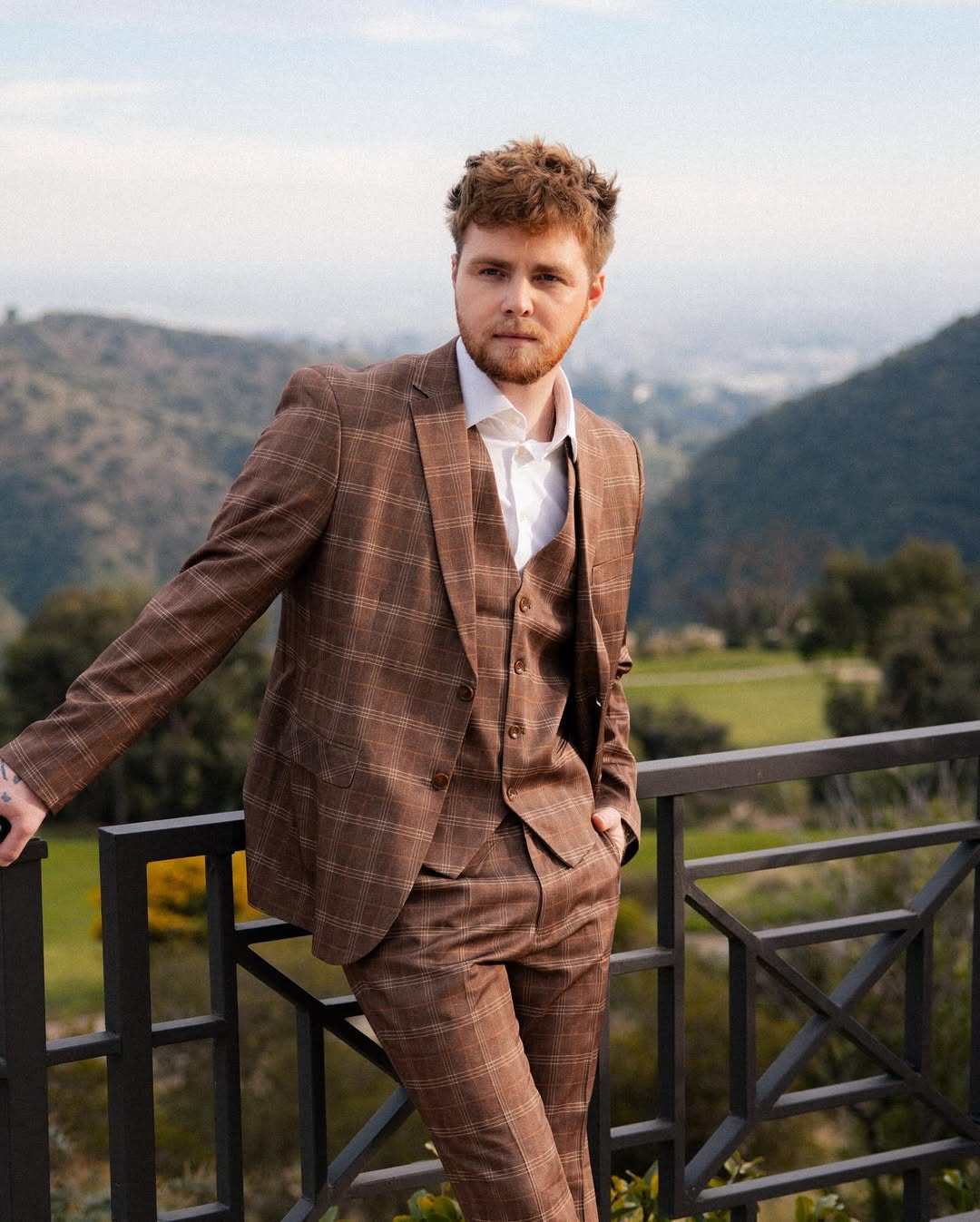 Meet Alex Warren, the 24-year-old behind the hit song “Ordinary” whose upcoming debut album features Jelly Roll and Blackpink’s Rosé. Photo: @alexwaarren/Instagram