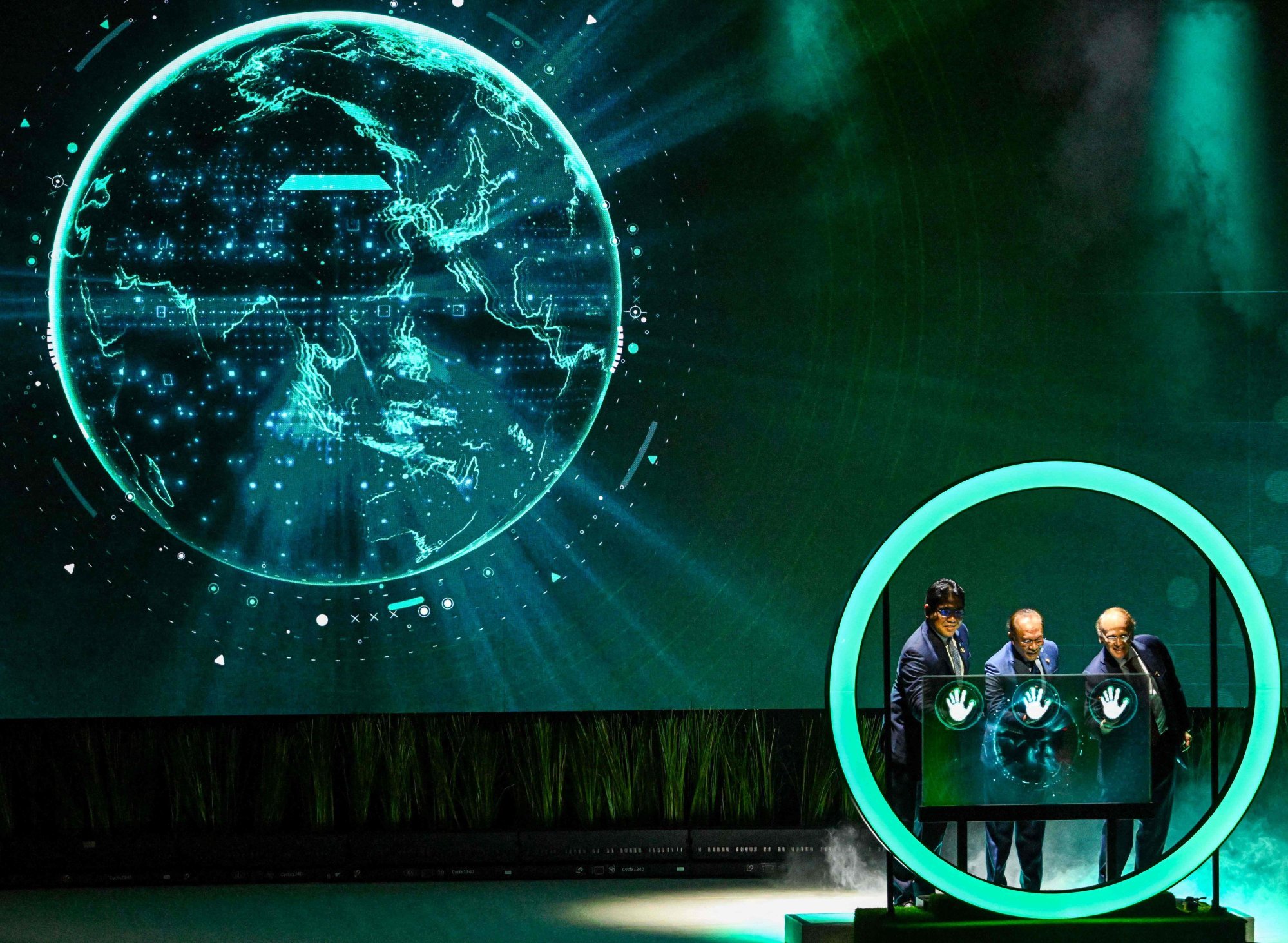 (From left) Petronas Chief Executive Officer Tengku Muhammad Taufik, Malaysia’s Prime Minister Anwar Ibrahim and S&P Global Vice Chairman Daniel Yergin launch the Energy Asia conference in Kuala Lumpur on Monday. Photo: AFP (From left) Petronas Chief Executive Officer Tengku Muhammad Taufik, Malaysia’s Prime Minister Anwar Ibrahim and S&P Global Vice Chairman Daniel Yergin launch the Energy Asia conference in Kuala Lumpur on Monday. Photo: AFP
