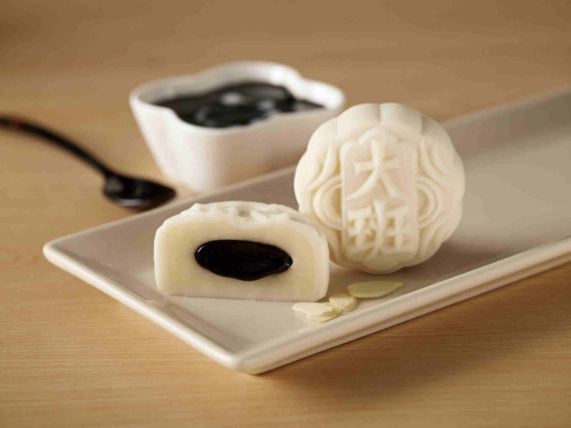 Taipan earned its reputation with the creation of snow skin, or snowy, mooncakes in 1989. Photo: Handout Taipan earned its reputation with the creation of snow skin, or snowy, mooncakes in 1989. Photo: Handout