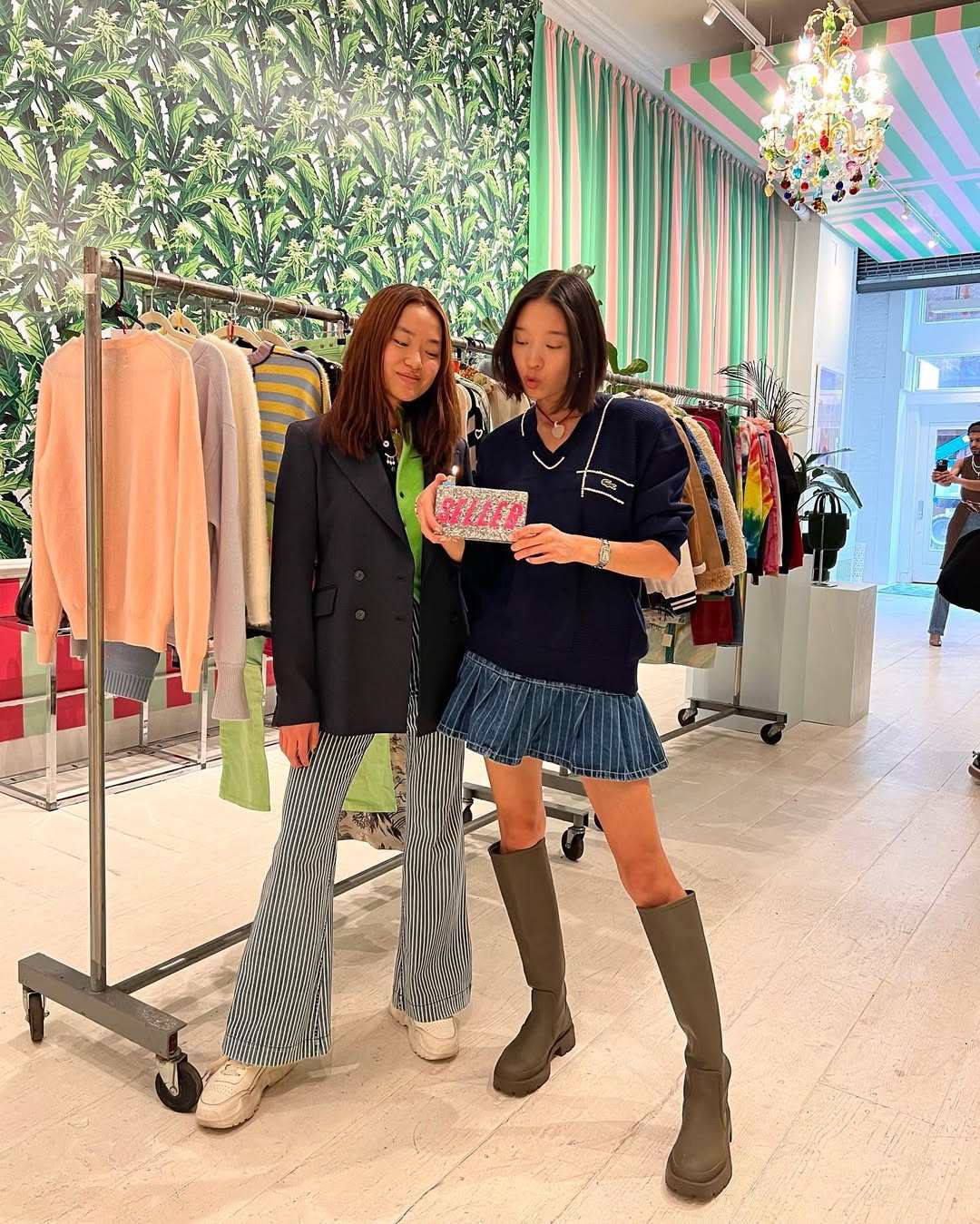 Meet the “Selleb sisters” Chloe and Claire Lee, whose creative, user-driven app is making waves. Photo: @claireleeyours/Instagram