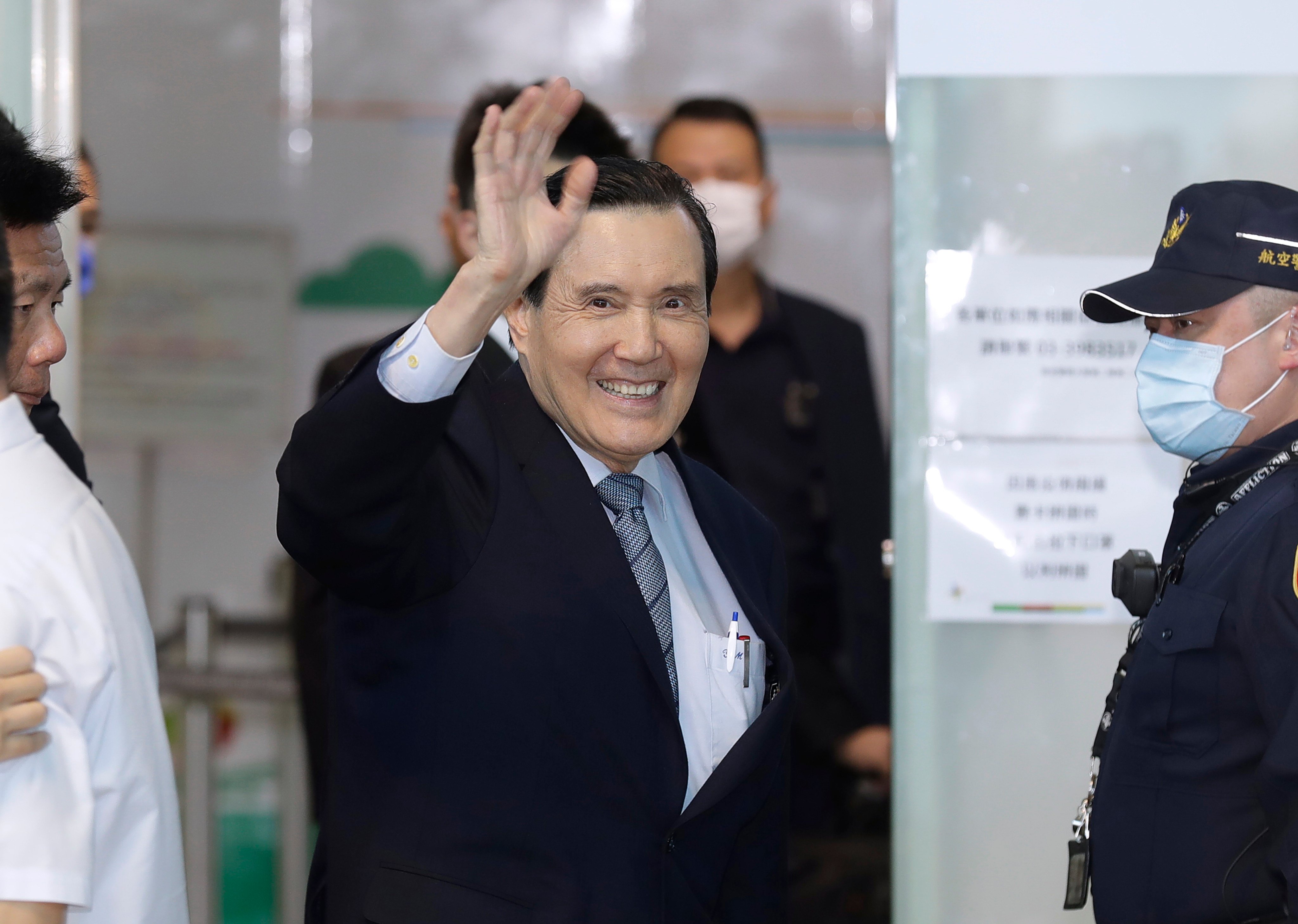 Former Taiwanese leader Ma Ying-jeou says cross-strait unification should not be achieved through “the use or threat of force” and must “respect the will of the people of Taiwan”. Photo: AP