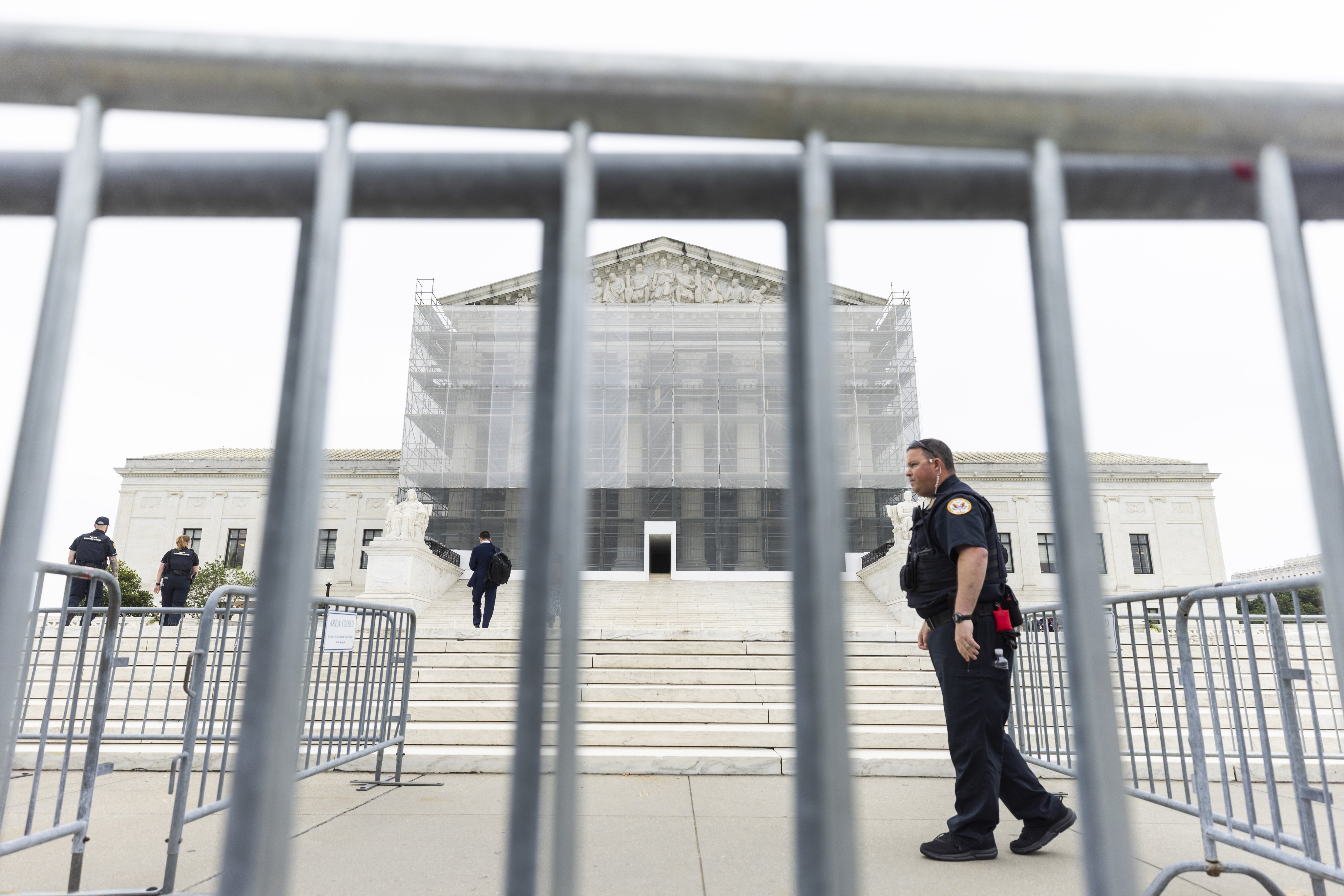 Police gather outside the US Supreme Court as the judges prepare to issue decisions on birthright citizenship on Friday. Photo: EPA