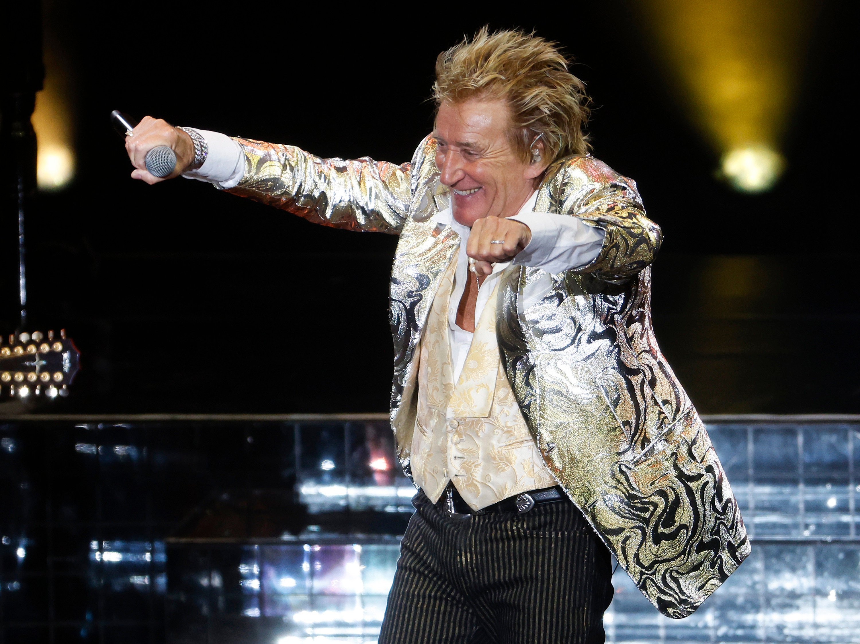 Rod Stewart performs at Shoreline Amphitheatre in  California. Photo: TNS