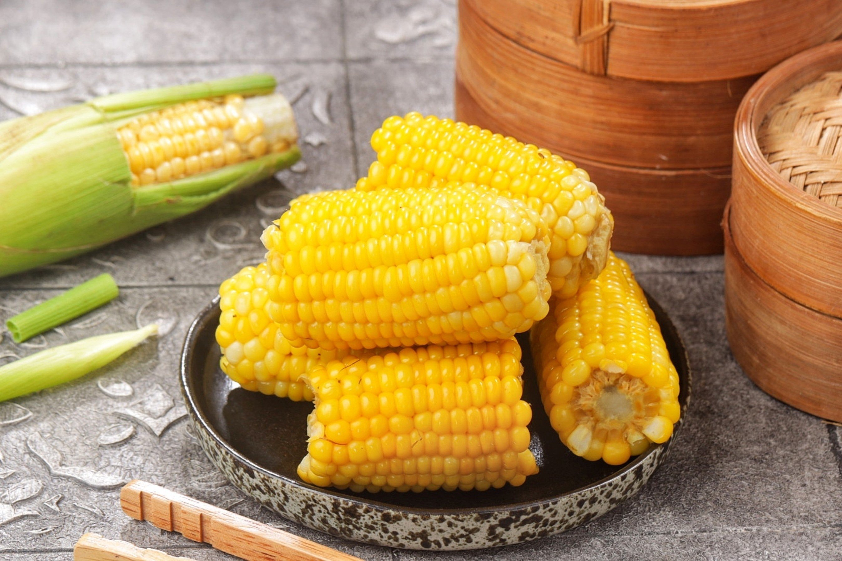 Steamed fresh sweetcorn. Photo: Shutterstock