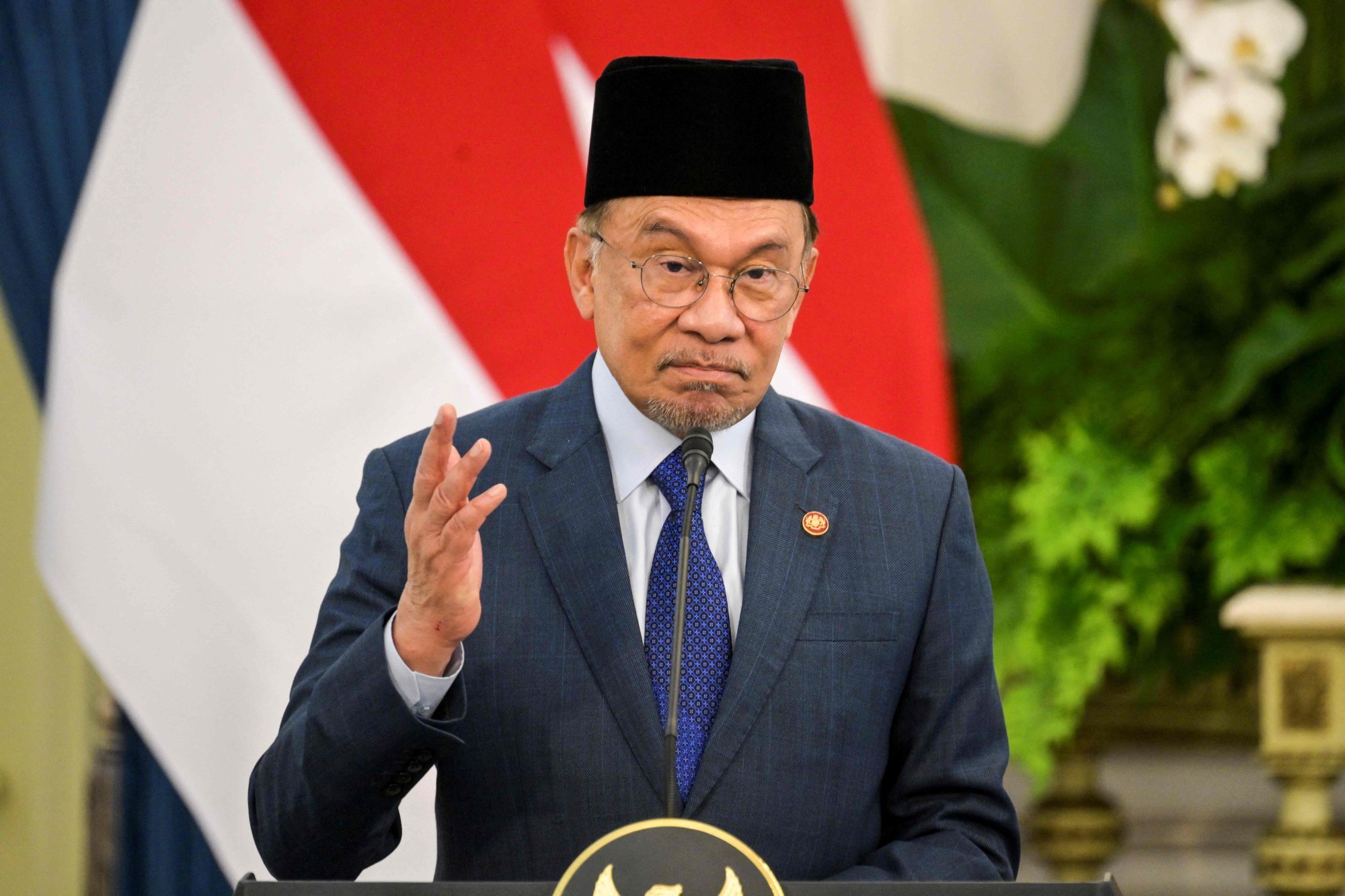 Malaysian Prime Minister Anwar Ibrahim praised the Kuala Lumpur International Airport’s new Aerotrain. Photo: AFP Malaysian Prime Minister Anwar Ibrahim praised the Kuala Lumpur International Airport’s new Aerotrain. Photo: AFP