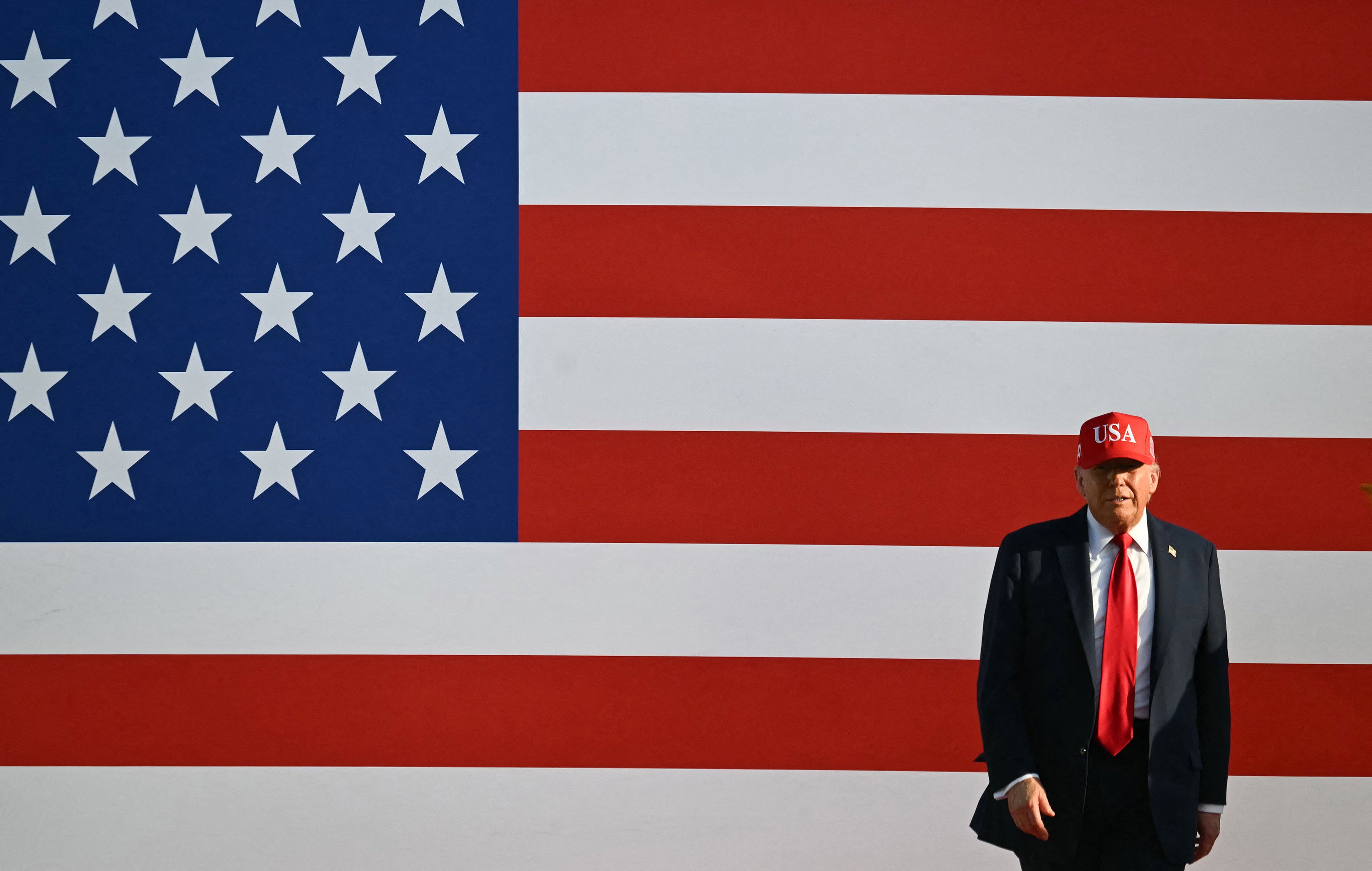 When US President Donald Trump eventually visits China, he must make it very clear that “the US does not support Taiwan independence”, according to the dean of the Institute of International Studies at Fudan University in Shanghai. Photo: AFP/Getty Images/TNS
