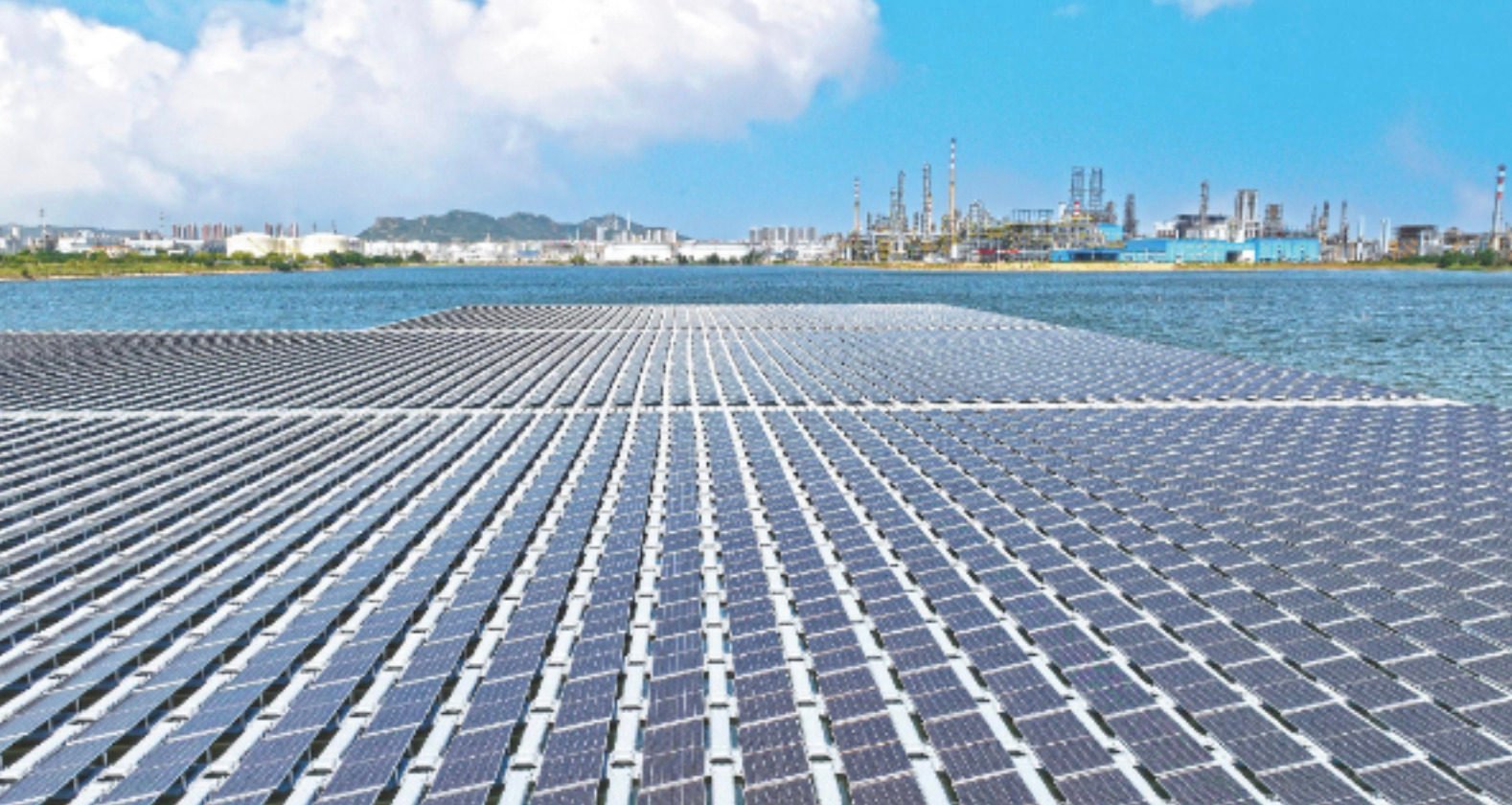 China’s first factory-scale all-seawater floating photovoltaic project was completed and put into use at Sinopec Qingdao Refining and Chemical on July 1, 2025. Photo: Xinhua