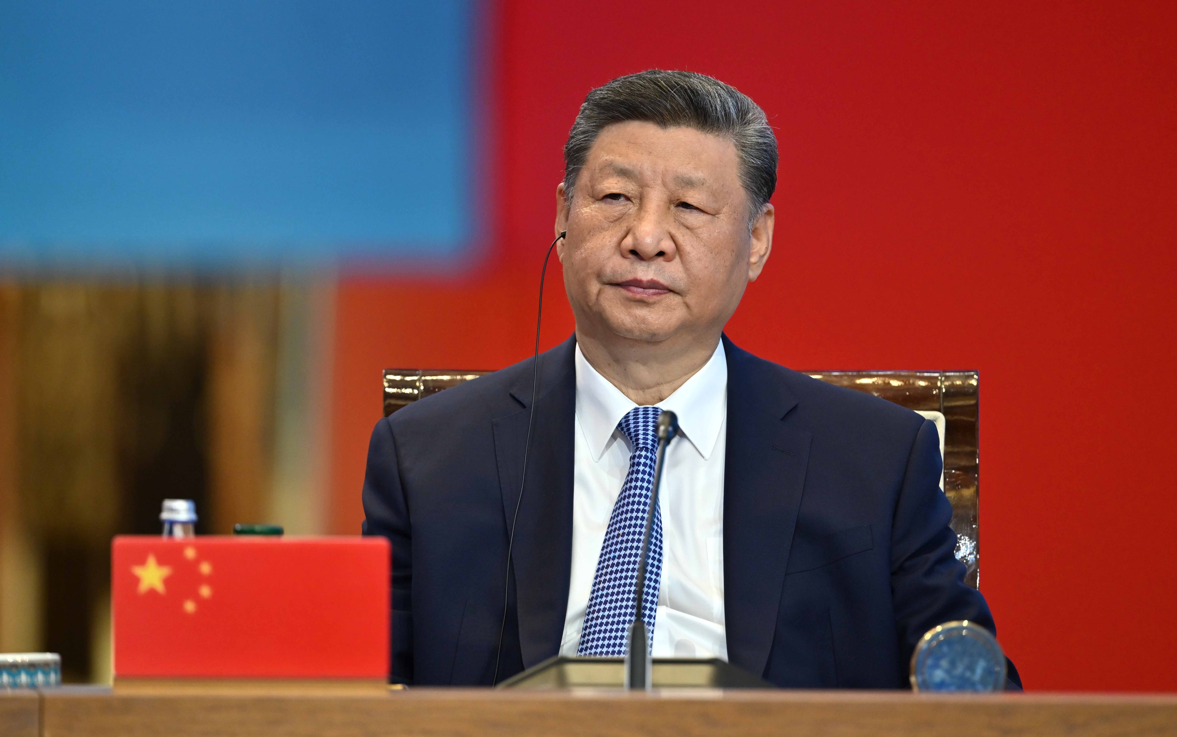 Some observers suggest that President Xi Jinping may pass down his power in phases. Photo: EPA-EFE