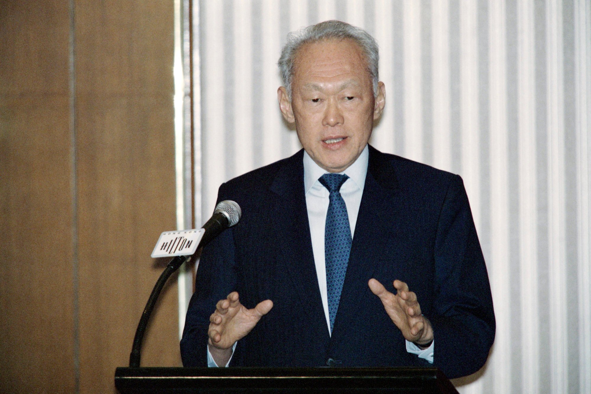 Singapore Prime Minister Lee Kuan Yew delivers a speech at the opening of the Commonwealth Press Union conference on October 15, 1990 in Hong Kong. Photo: AFP Singapore Prime Minister Lee Kuan Yew delivers a speech at the opening of the Commonwealth Press Union conference on October 15, 1990 in Hong Kong. Photo: AFP