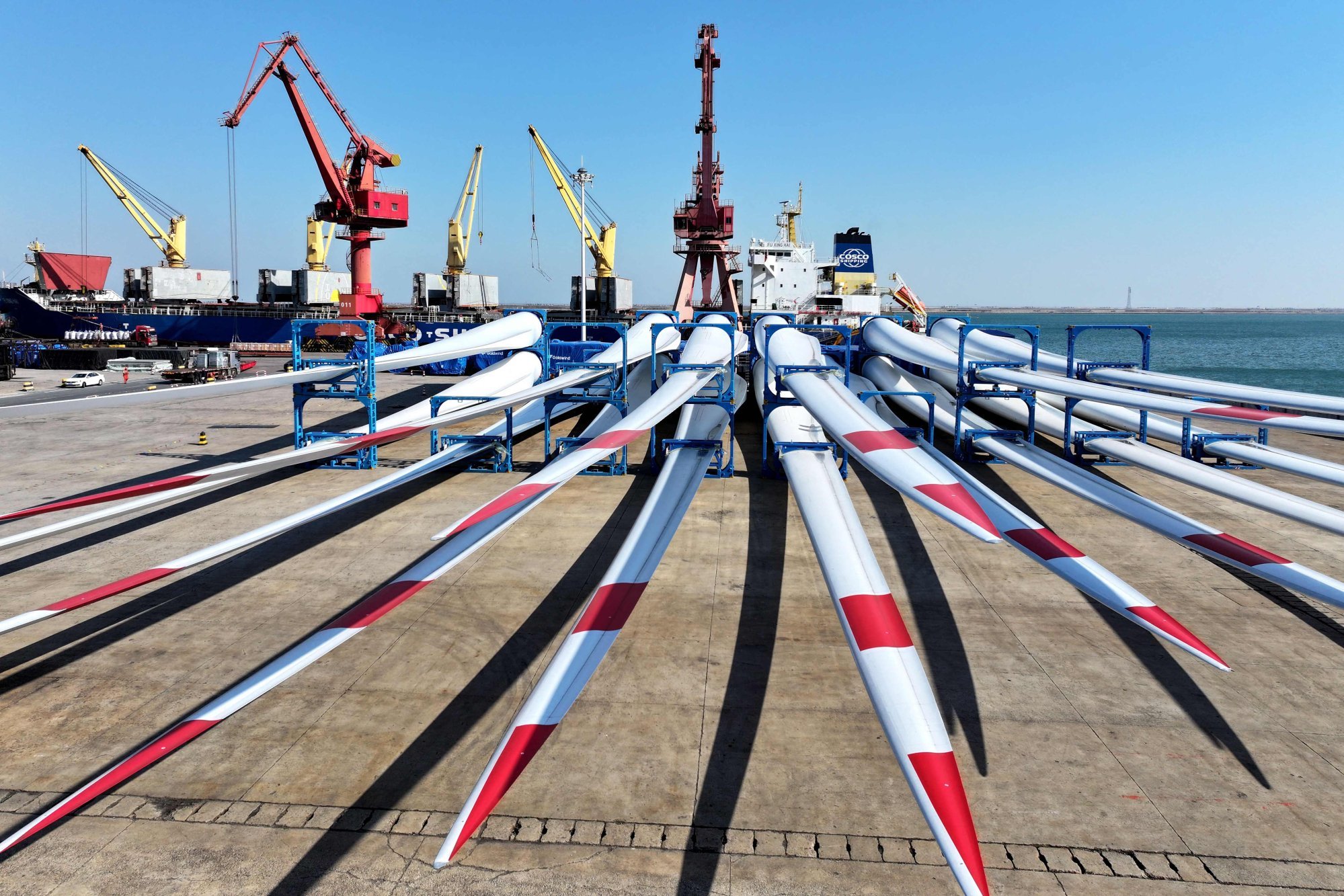 Goldwind wind turbine blades sit on a dock waiting for export at the port in Lianyungang, in China’s eastern Jiangsu province on March 17, 2025. Photo: AFP Goldwind wind turbine blades sit on a dock waiting for export at the port in Lianyungang, in China’s eastern Jiangsu province on March 17, 2025. Photo: AFP