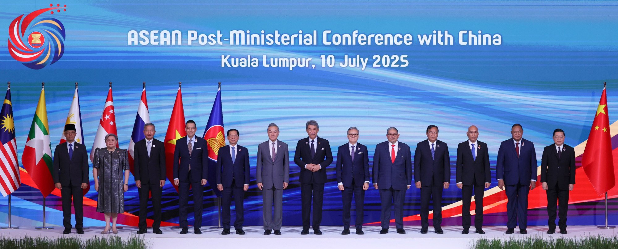 Asean foreign ministers pose with Chinese Foreign Minister Wang Yi (sixth left) during the Asean Post-Ministerial Conference with China in Kuala Lumpur, Malaysia, on Thursday. Photo: AP Asean foreign ministers pose with Chinese Foreign Minister Wang Yi (sixth left) during the Asean Post-Ministerial Conference with China in Kuala Lumpur, Malaysia, on Thursday. Photo: AP